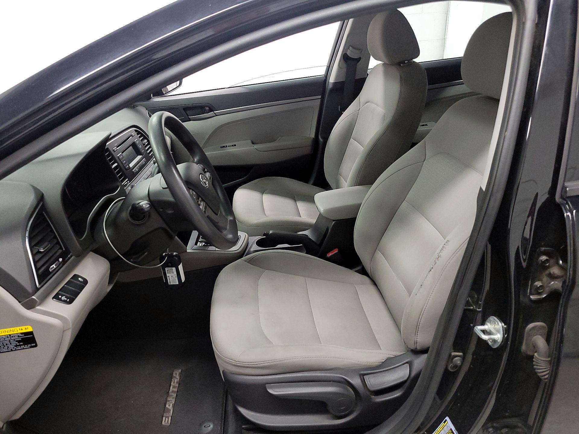 Thumbnail: 2017 Hyundai Elantra - 11
