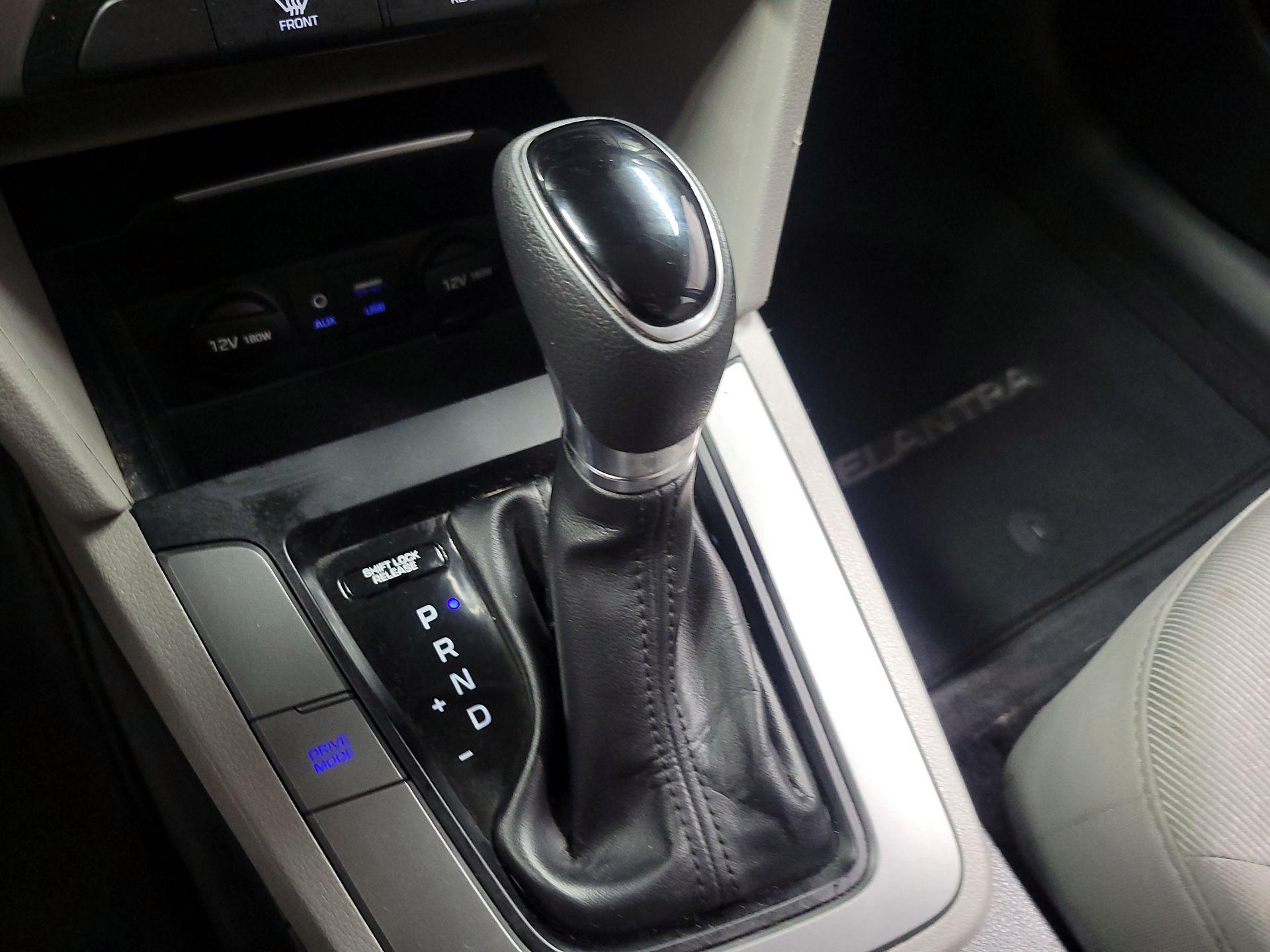 Thumbnail: 2017 Hyundai Elantra - 15