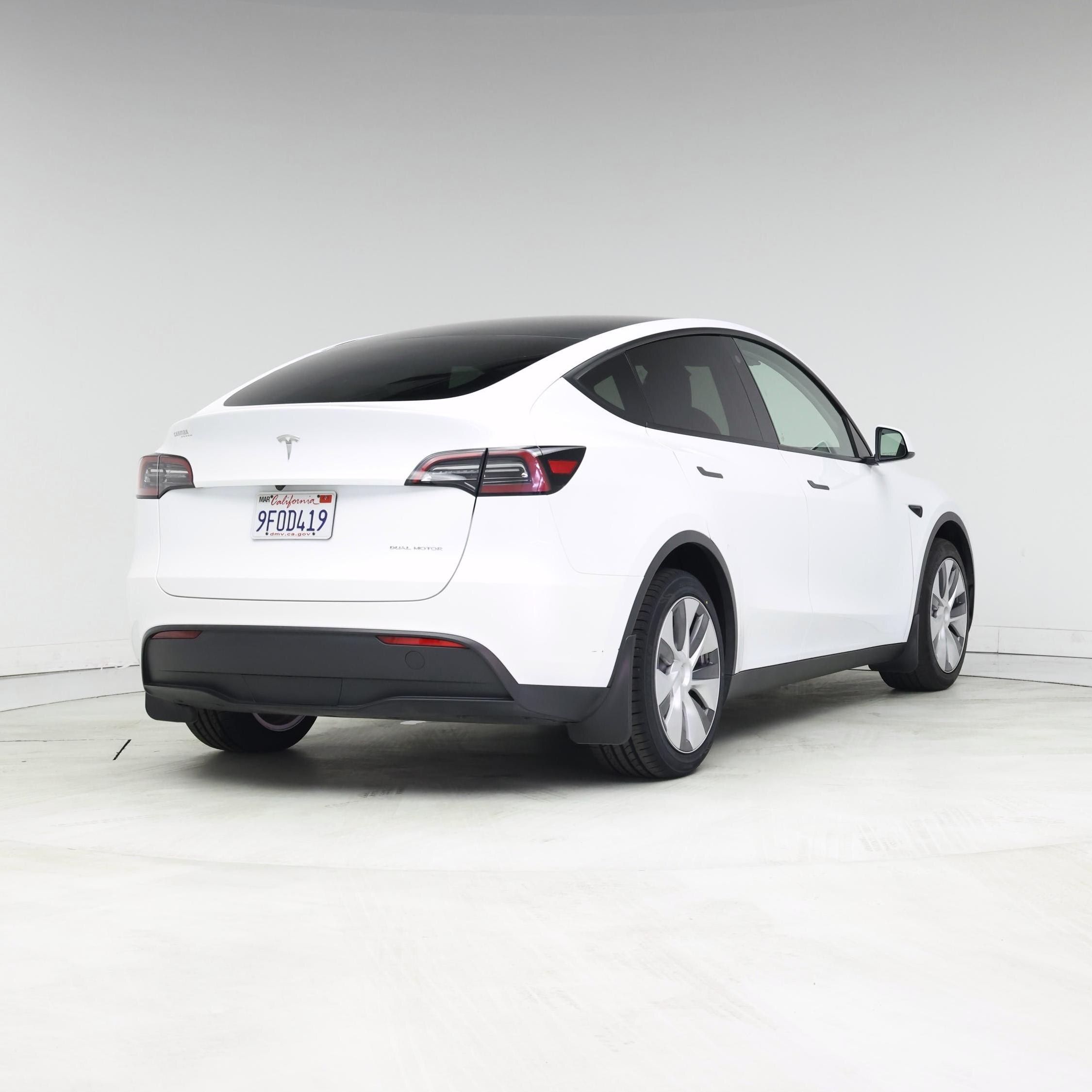 Thumbnail: 2023 Tesla Model Y - 8