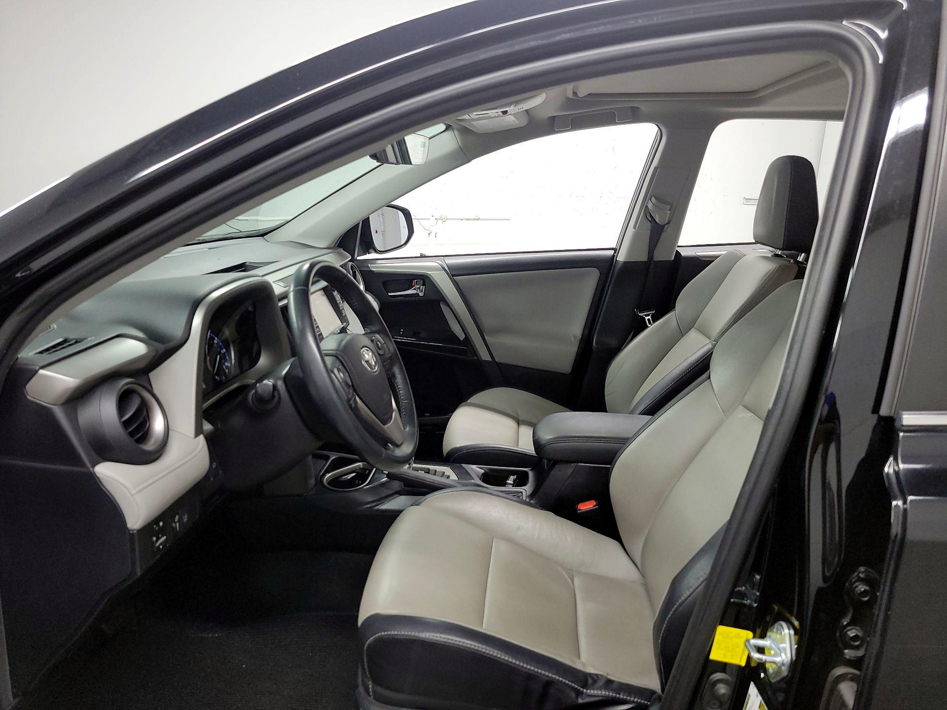 Thumbnail: 2016 Toyota RAV4 - 11