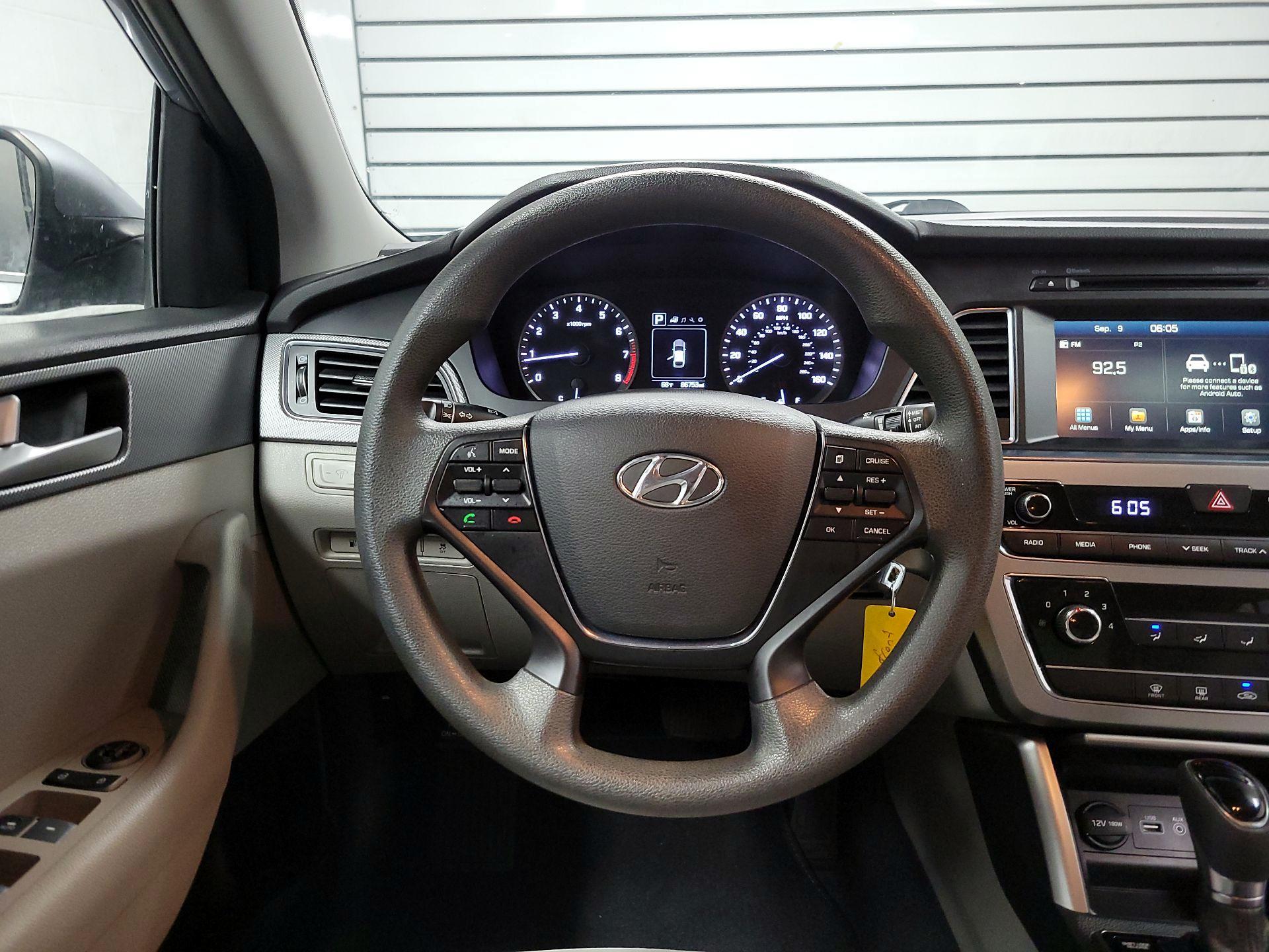 Thumbnail: 2016 Hyundai Sonata - 10