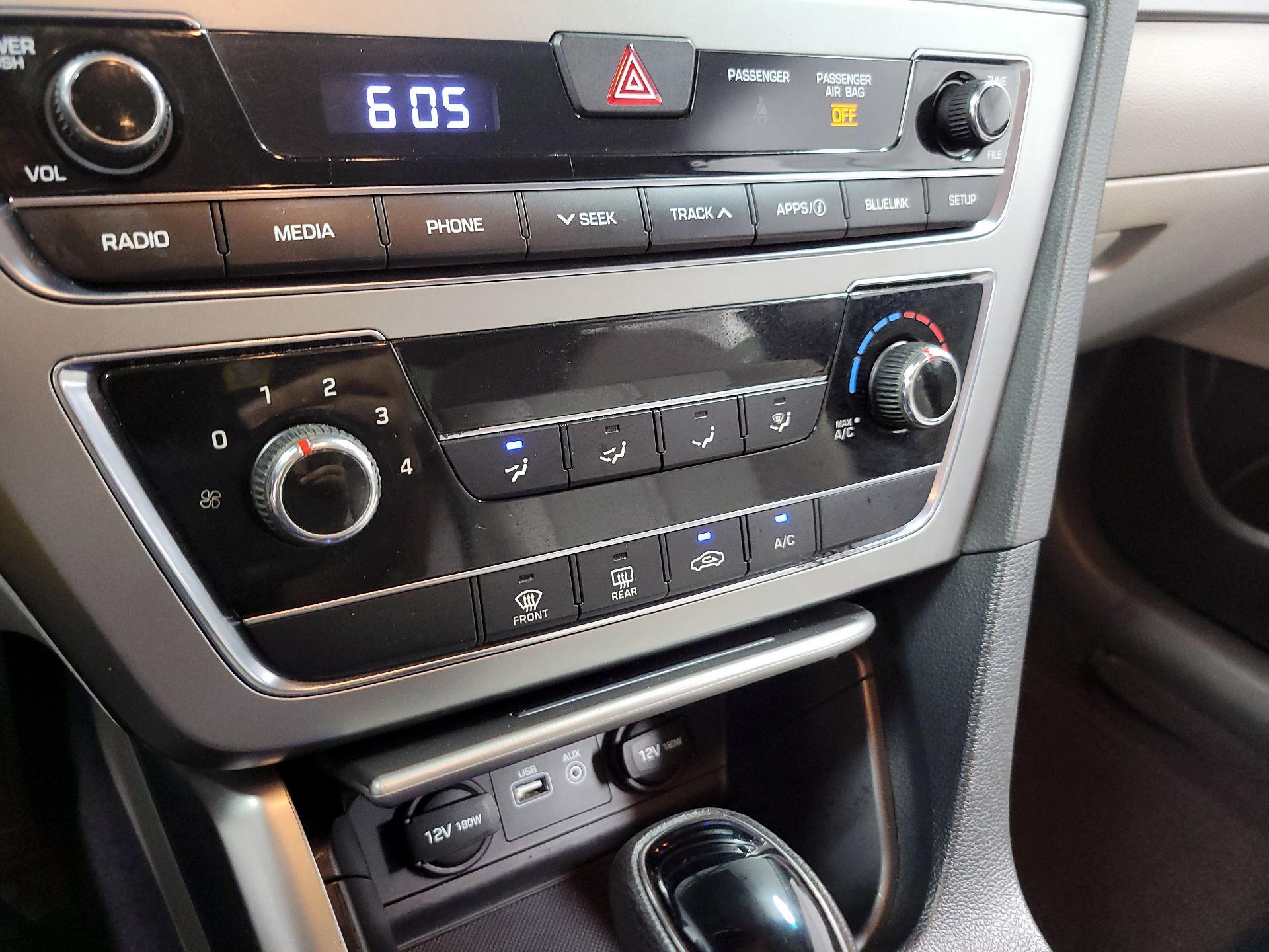Thumbnail: 2016 Hyundai Sonata - 15
