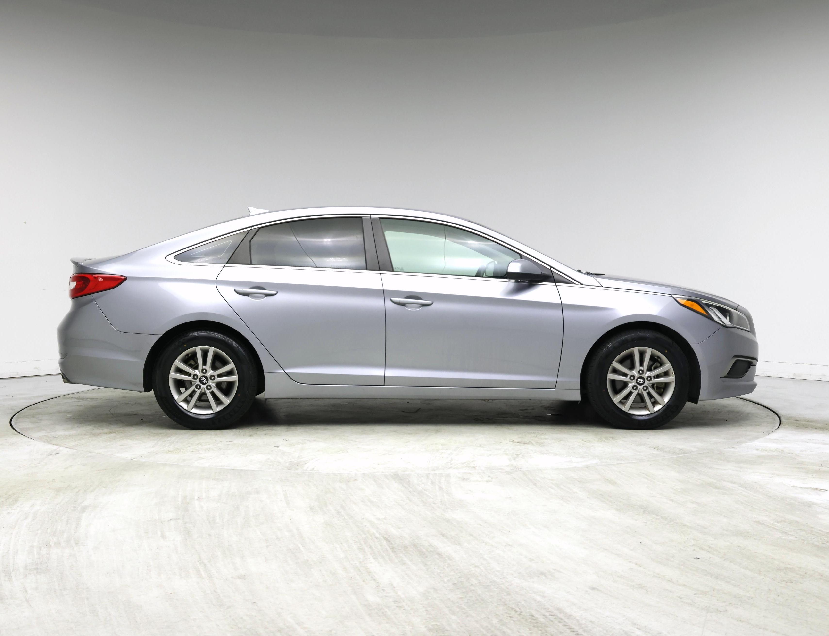 Thumbnail: 2016 Hyundai Sonata - 7