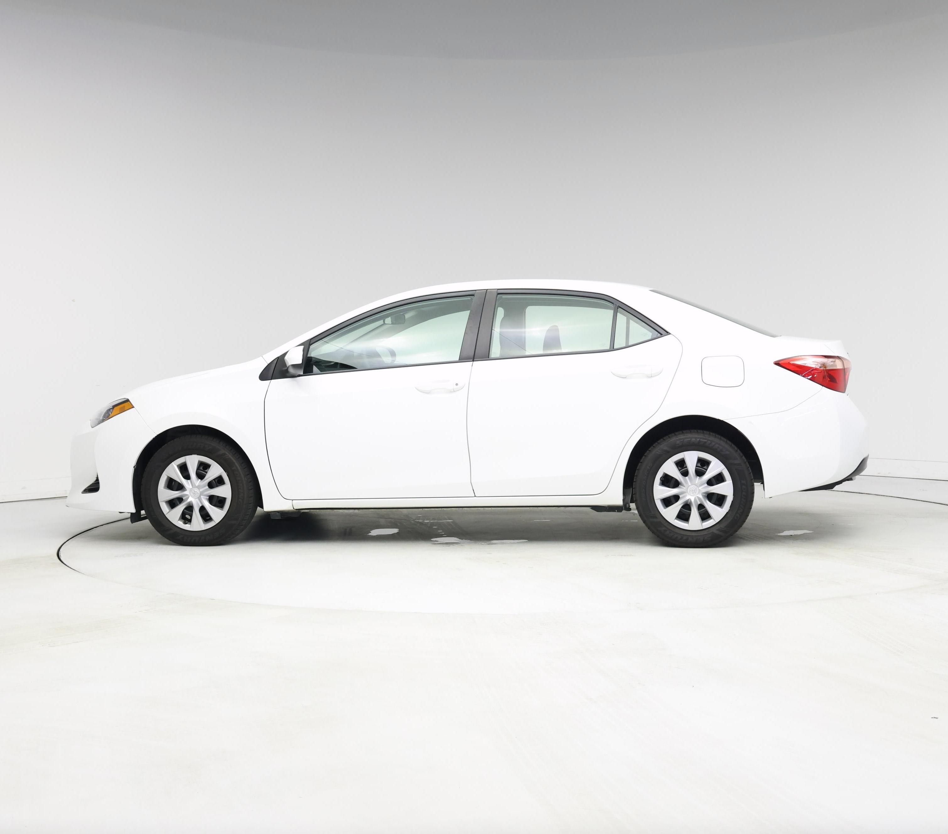 Thumbnail: 2018 Toyota Corolla - 3