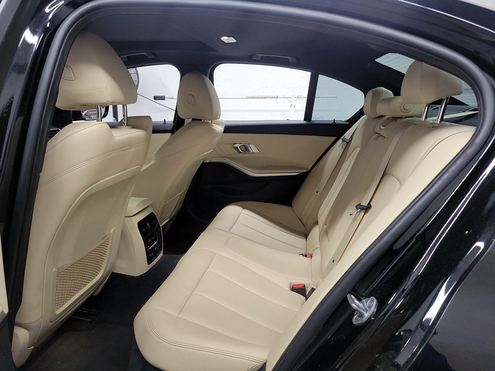 Thumbnail: 2019 BMW 3 Series - 17