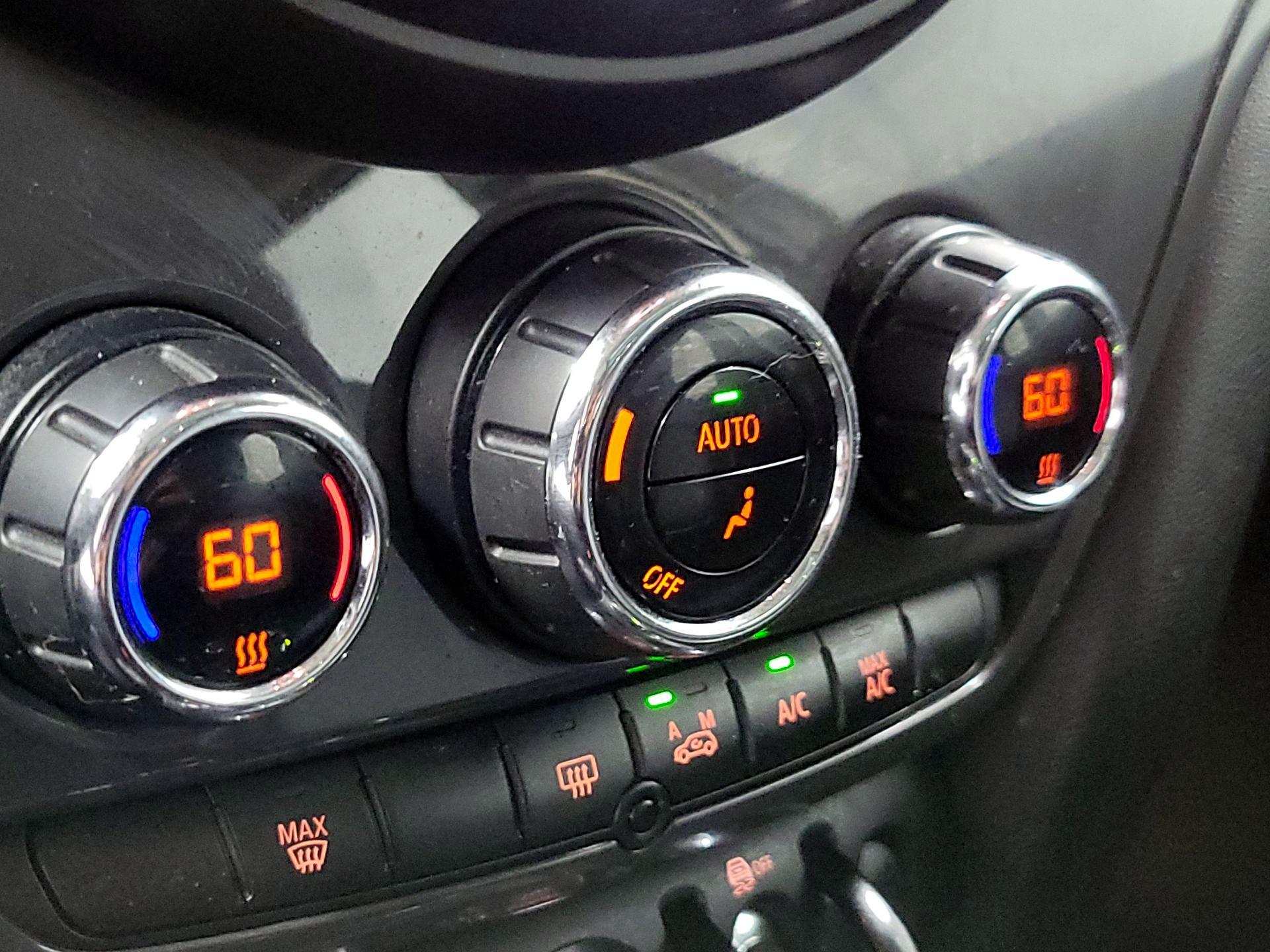 Thumbnail: 2017 MINI Cooper Countryman - 14