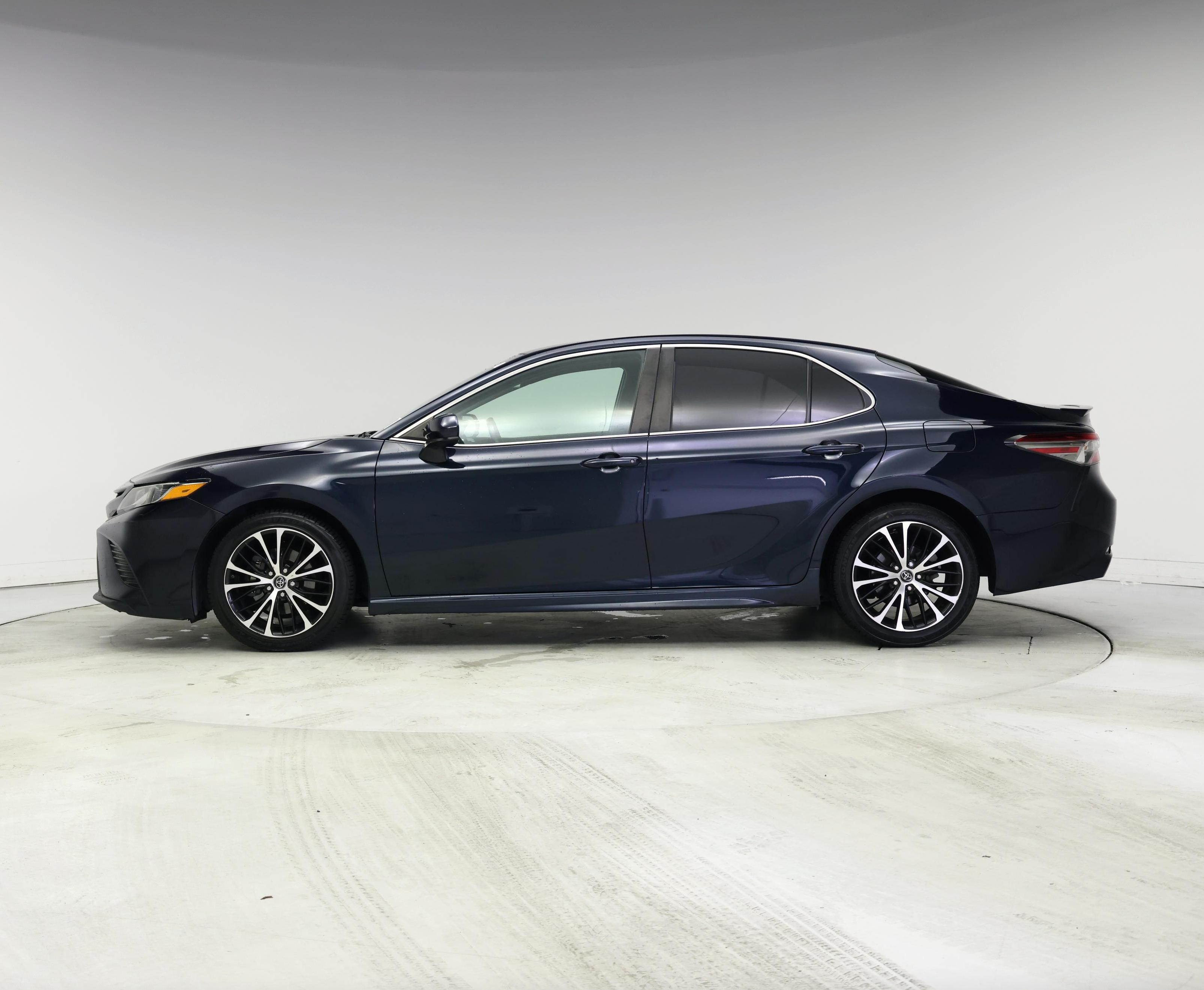 Thumbnail: 2018 Toyota Camry - 3