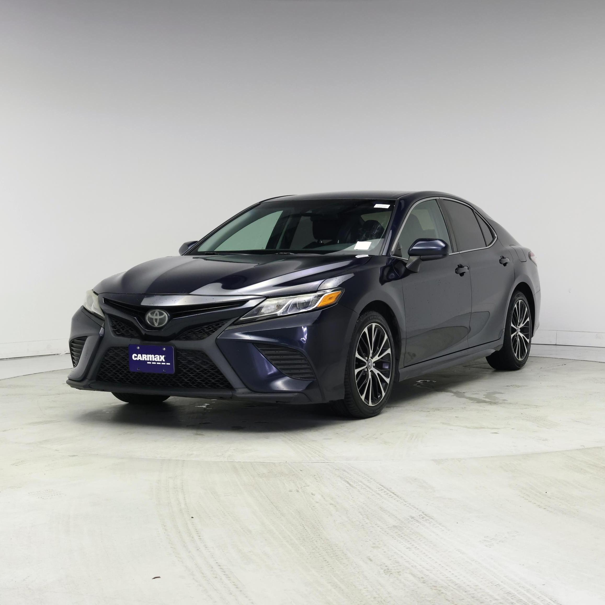 Thumbnail: 2018 Toyota Camry - 4