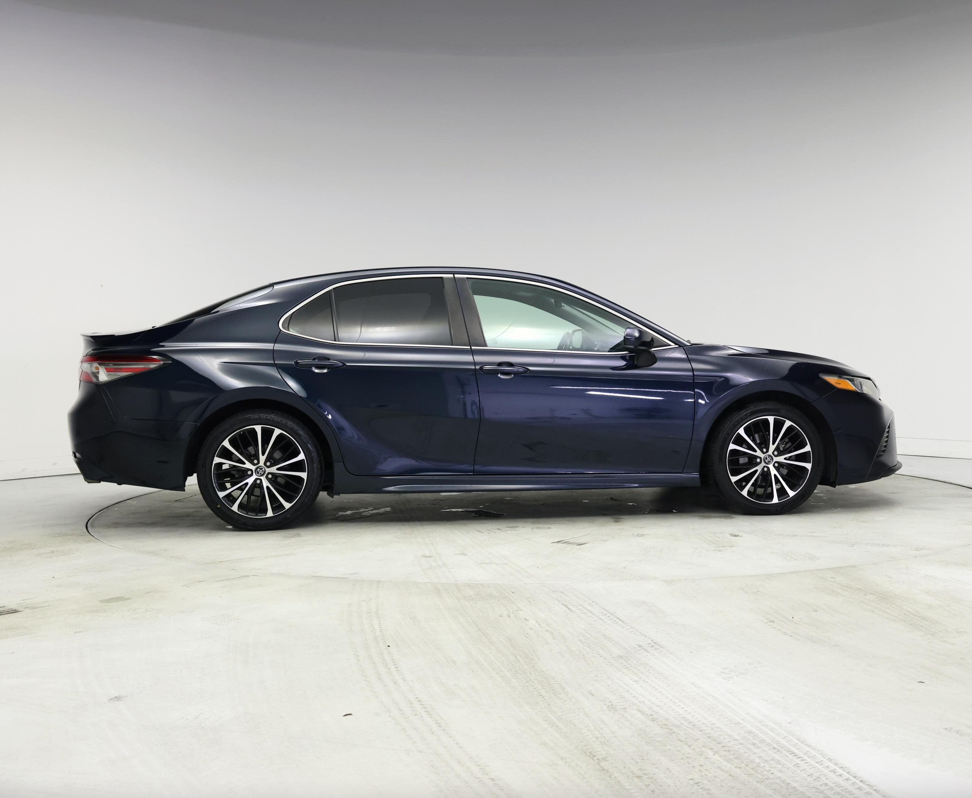 Thumbnail: 2018 Toyota Camry - 7