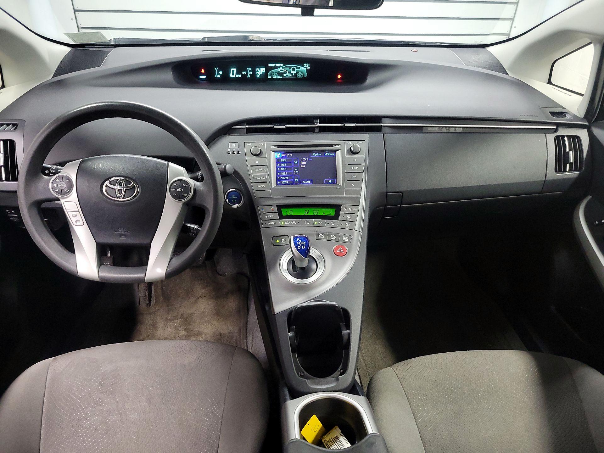 Thumbnail: 2015 Toyota Prius - 9