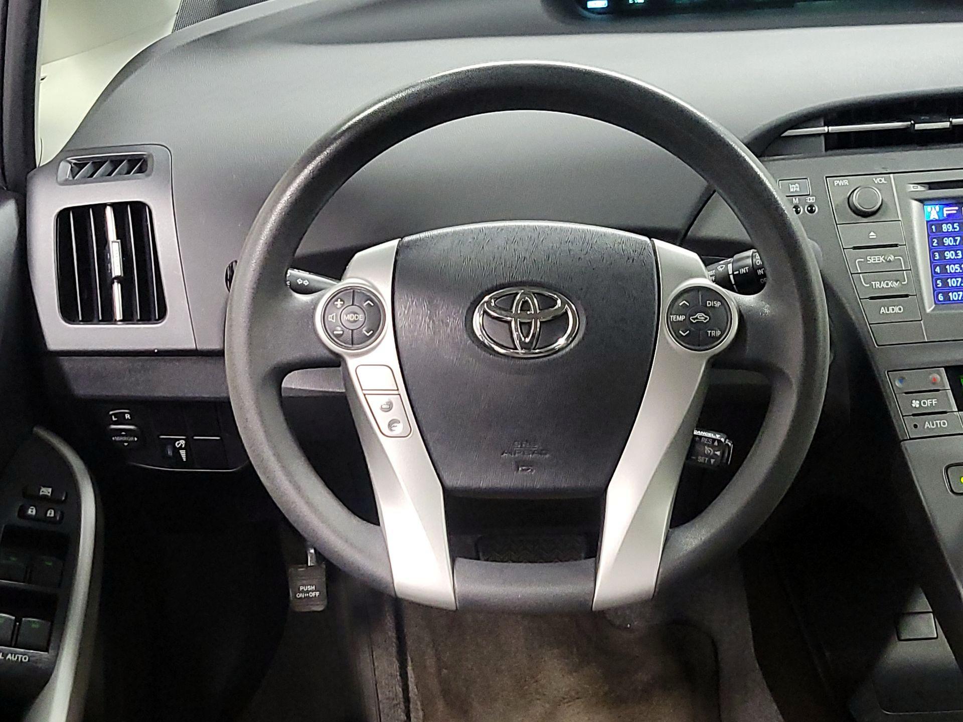 Thumbnail: 2015 Toyota Prius - 10