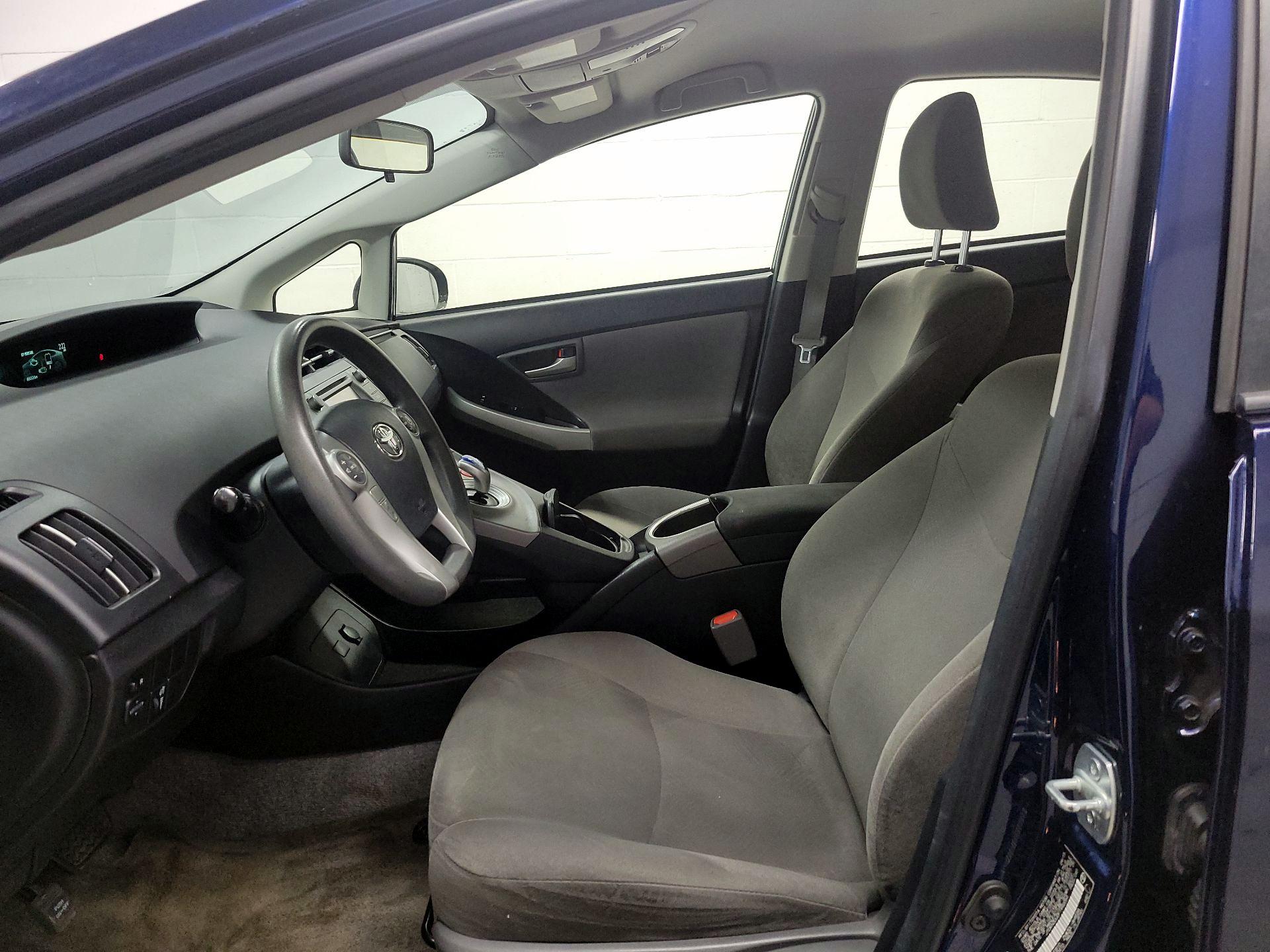 Thumbnail: 2015 Toyota Prius - 11