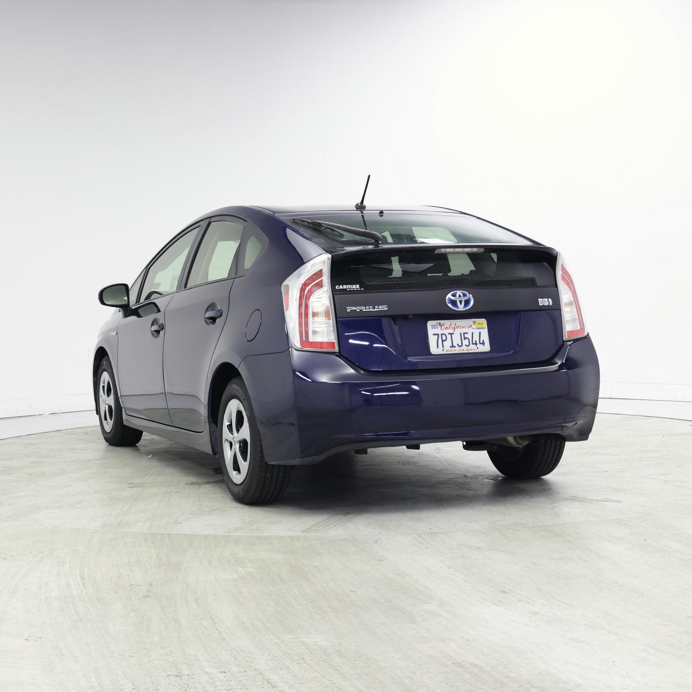 Thumbnail: 2015 Toyota Prius - 2