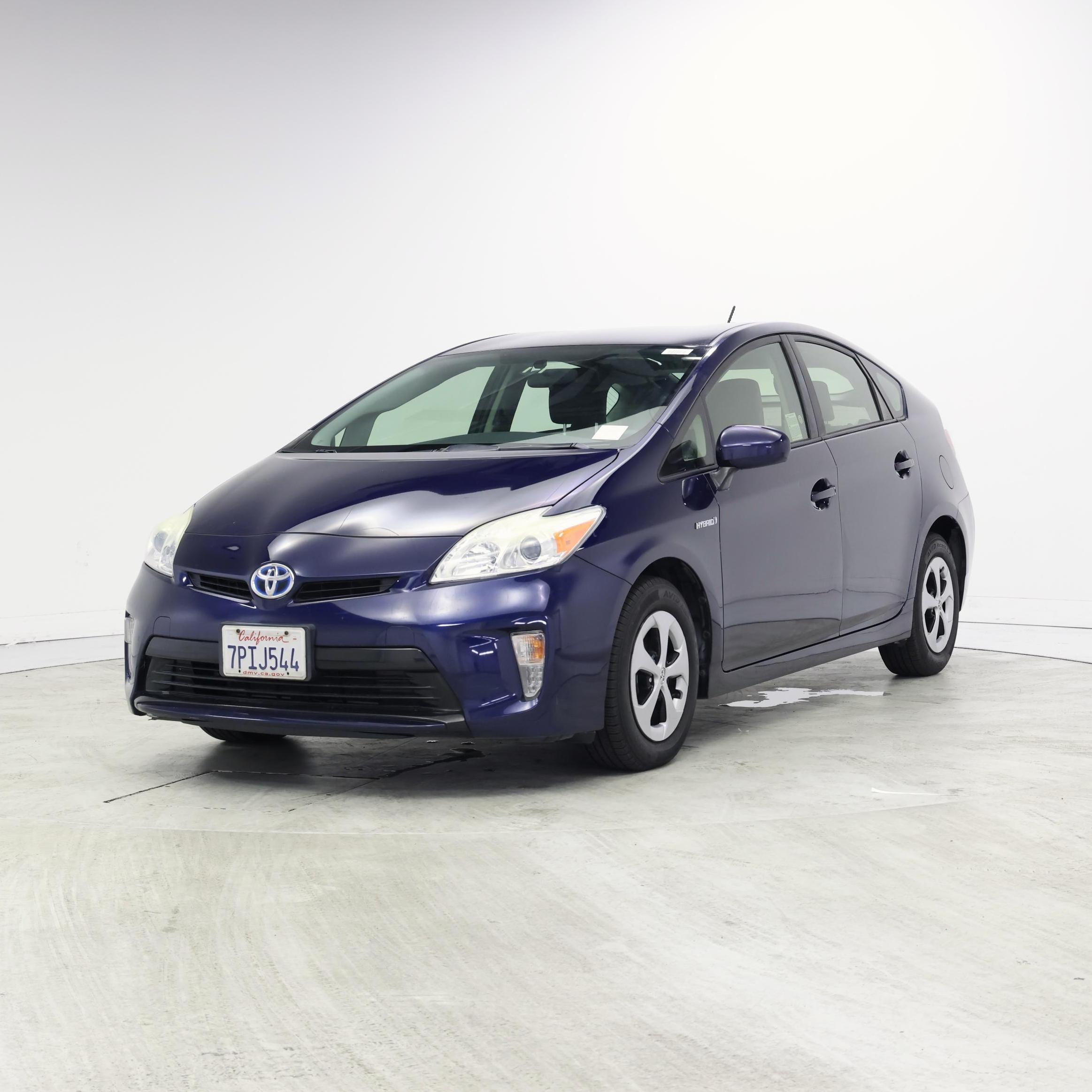 Thumbnail: 2015 Toyota Prius - 4