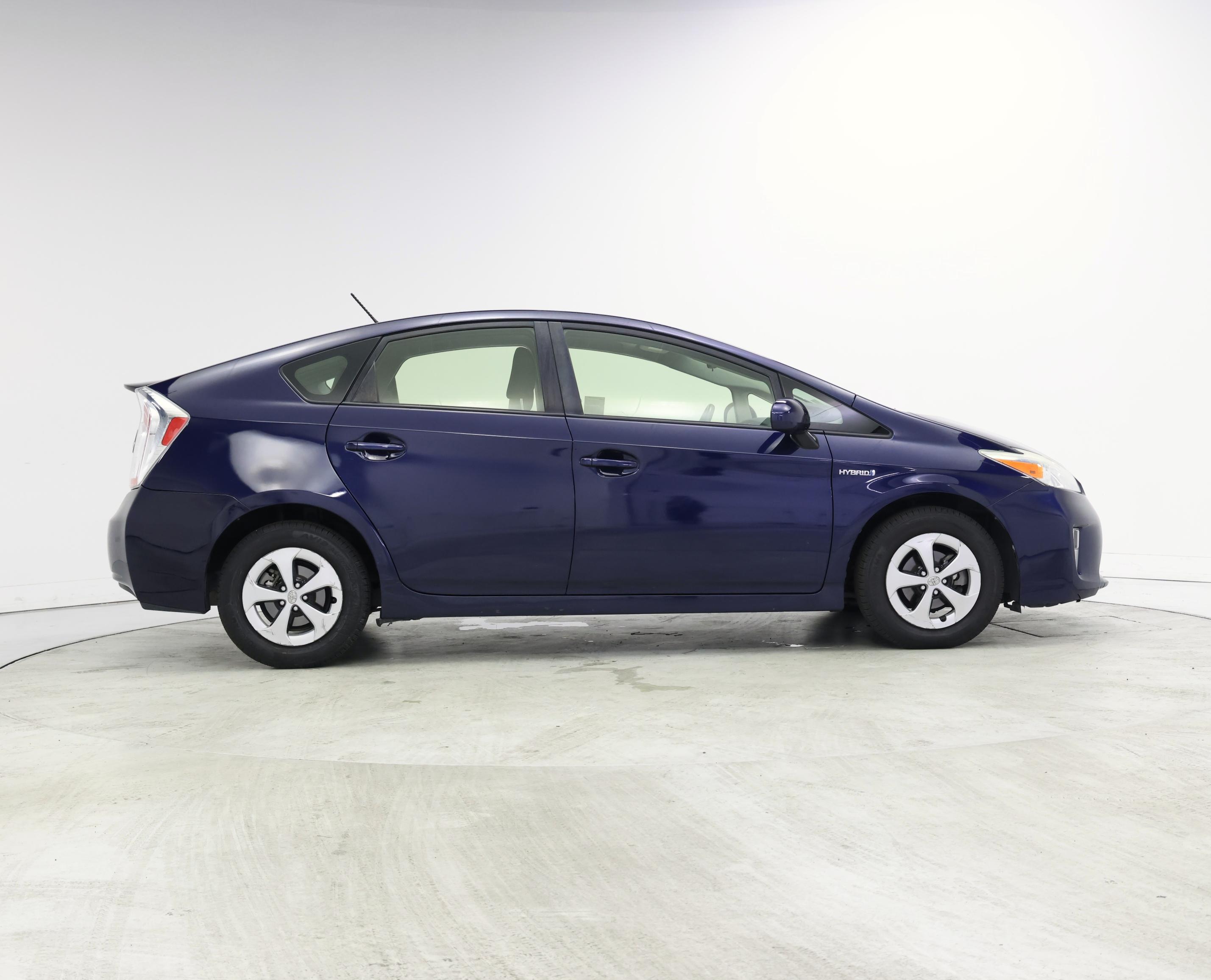 Thumbnail: 2015 Toyota Prius - 7