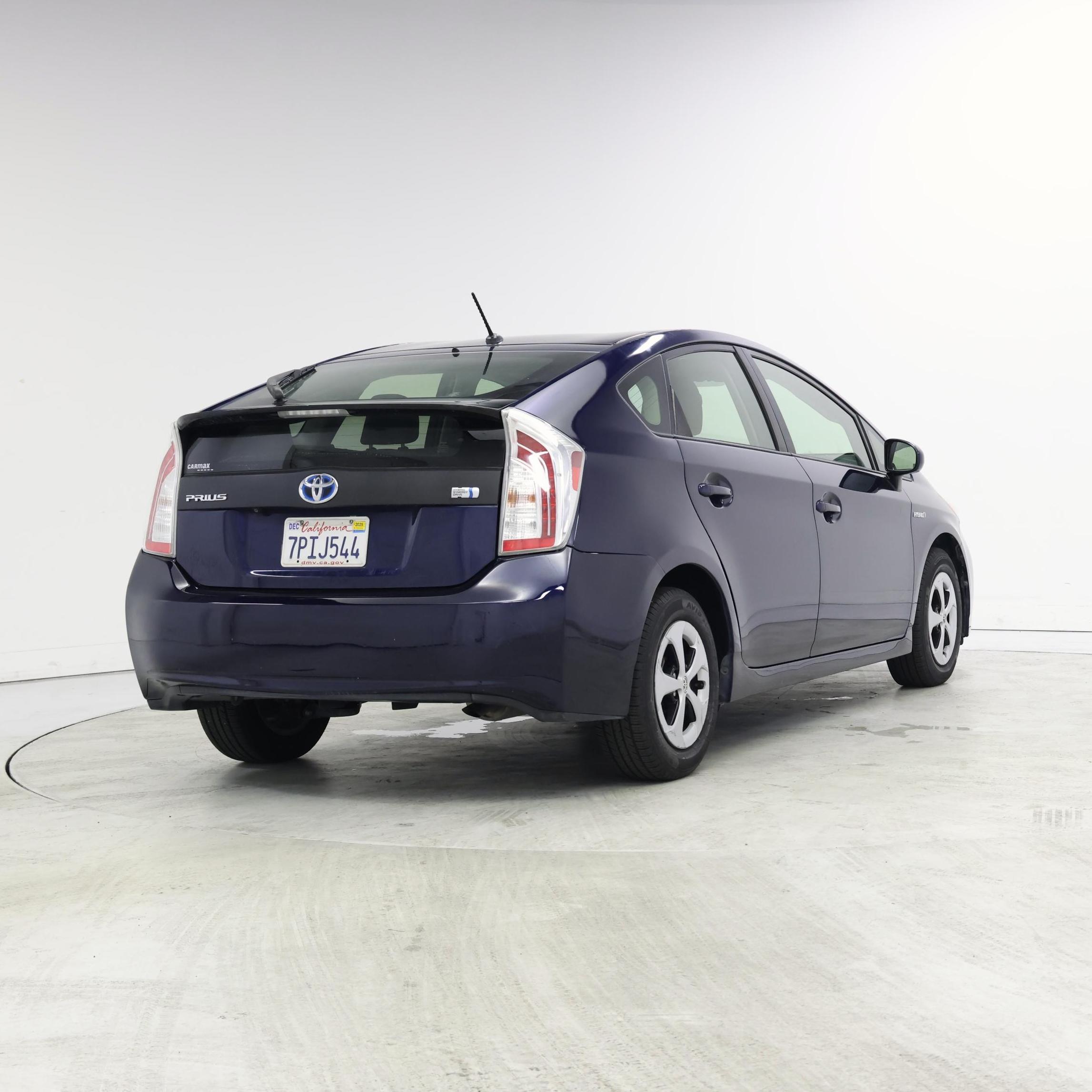 Thumbnail: 2015 Toyota Prius - 8