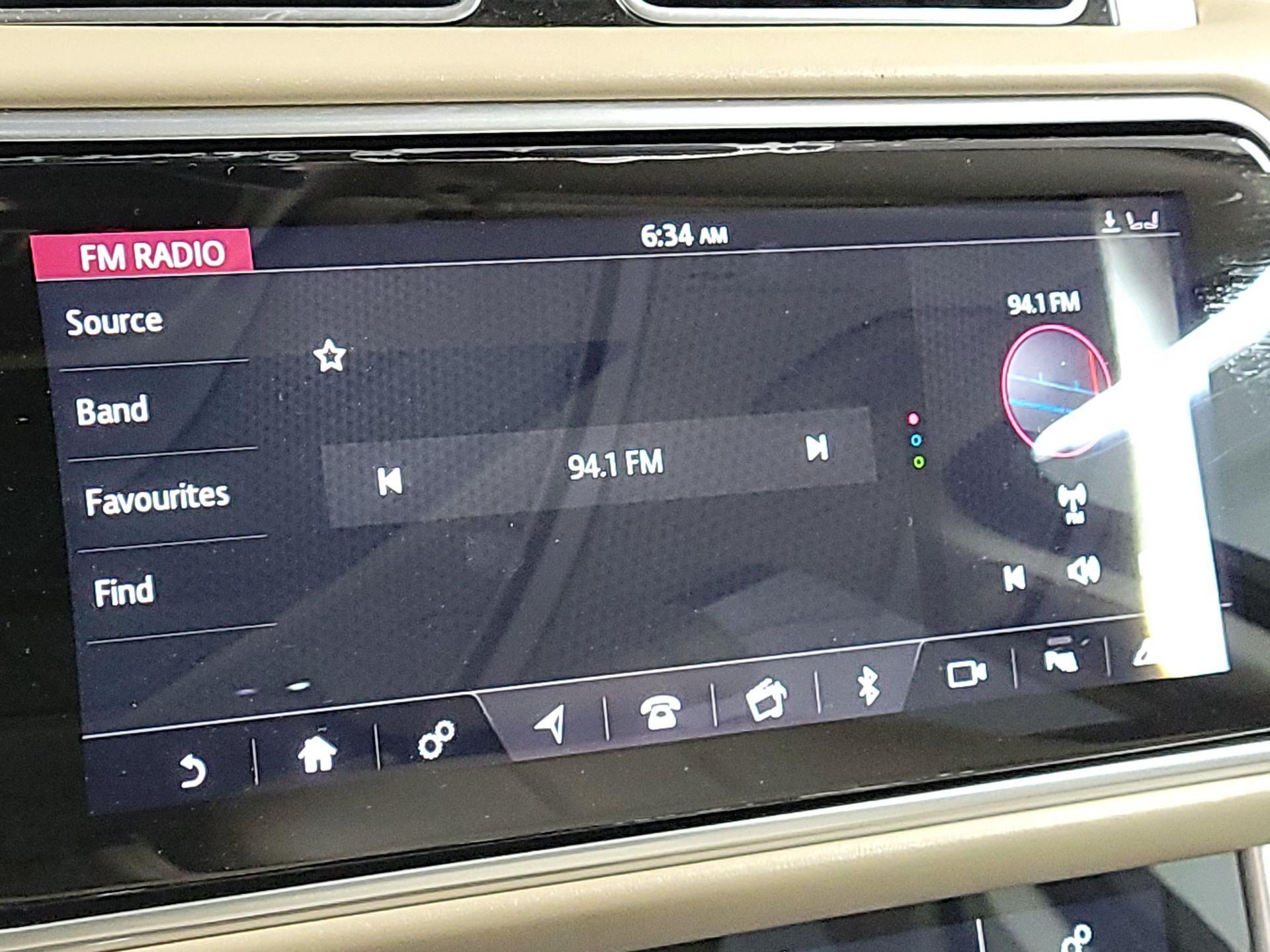 Thumbnail: 2018 Land Rover Range Rover - 16