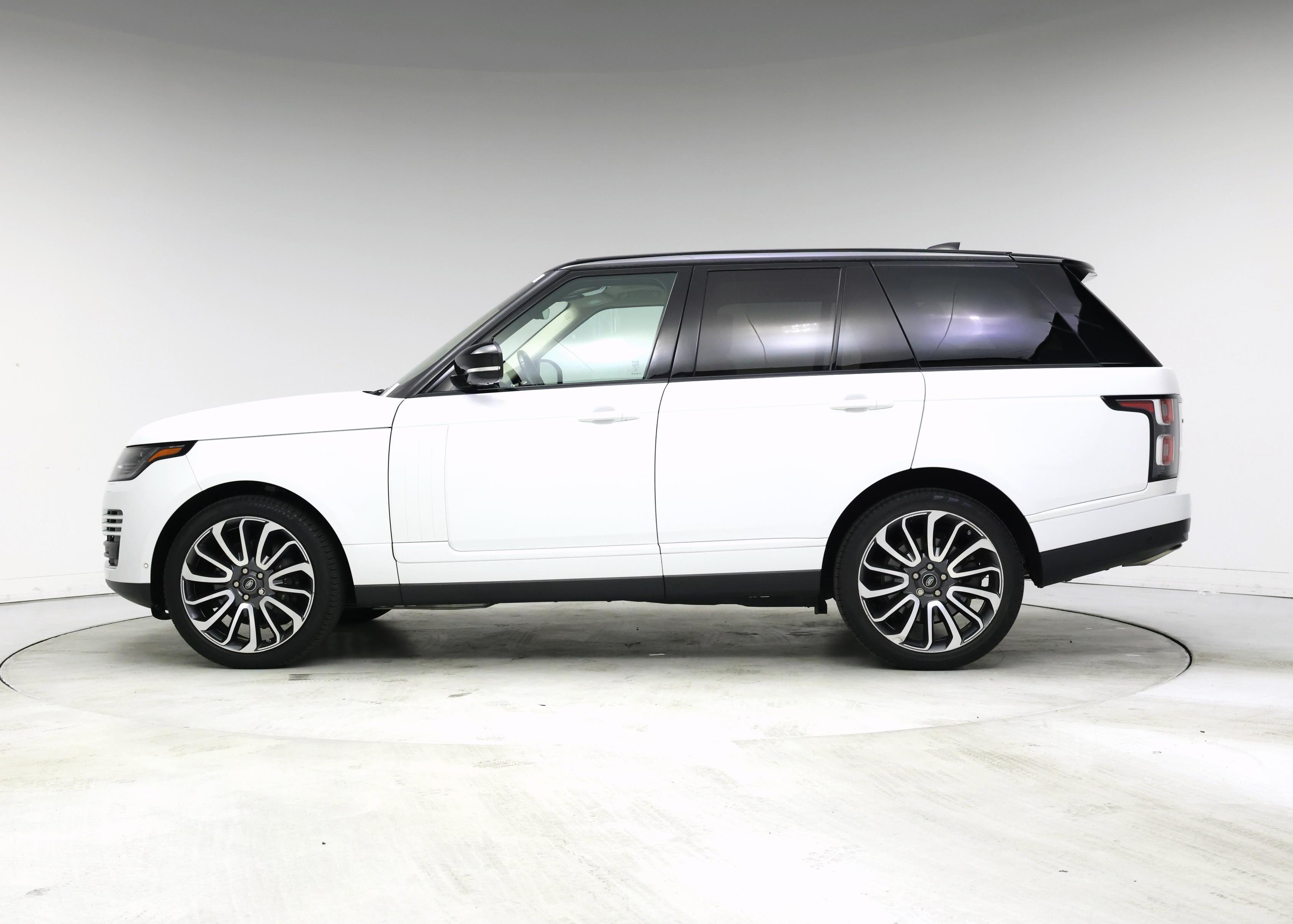 Thumbnail: 2018 Land Rover Range Rover - 3