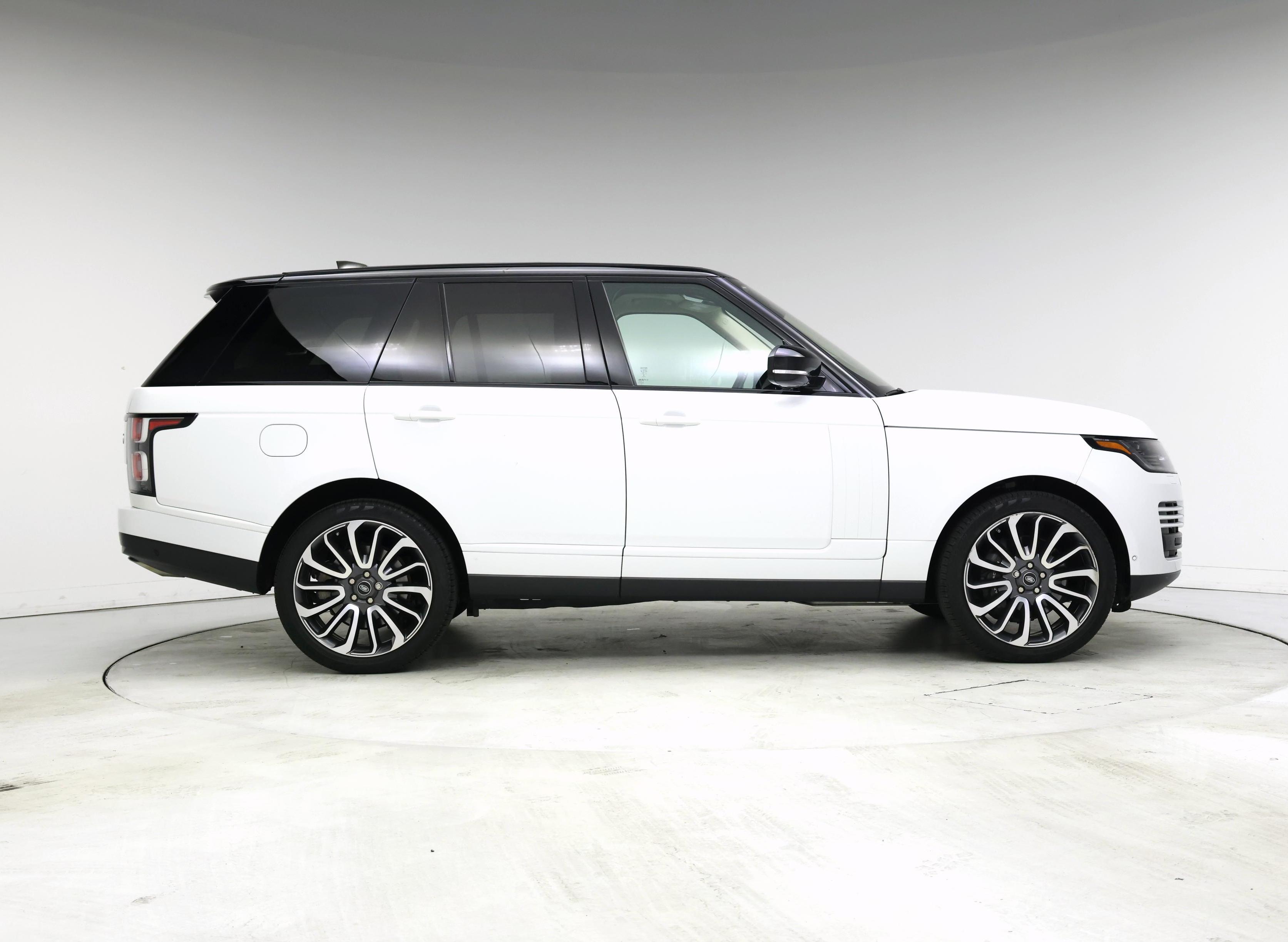 Thumbnail: 2018 Land Rover Range Rover - 7