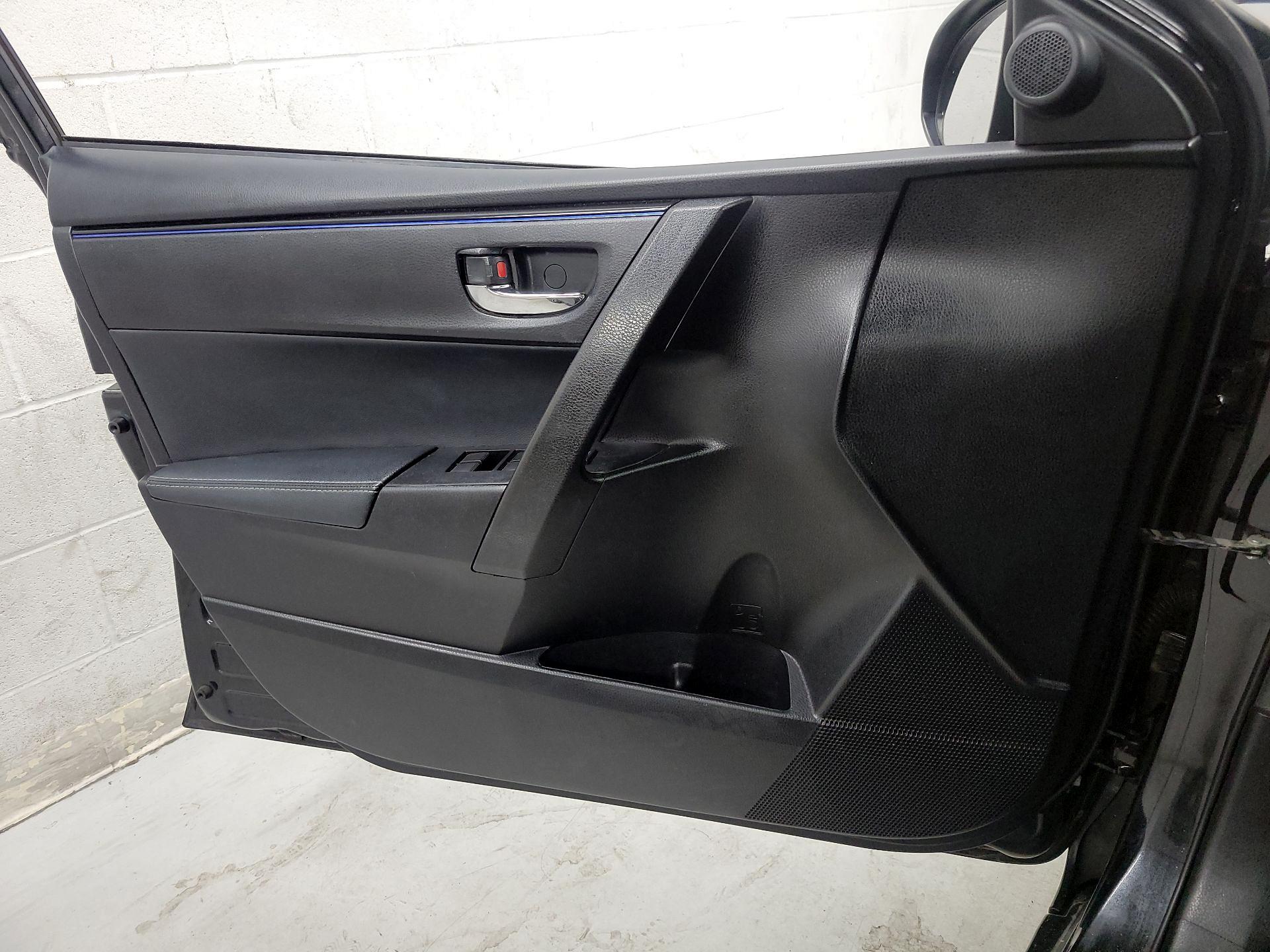 Thumbnail: 2017 Toyota Corolla - 12