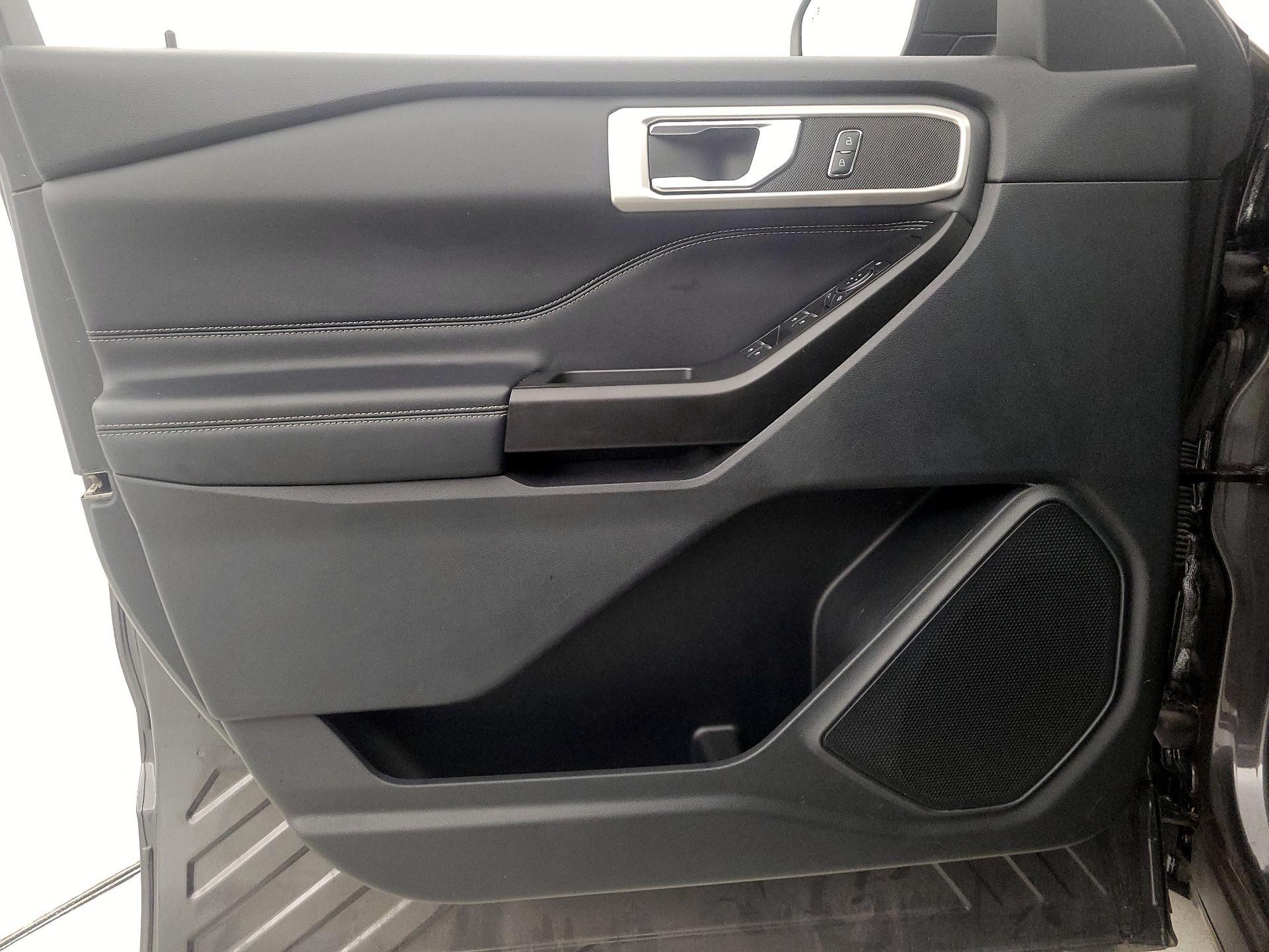 Thumbnail: 2020 Ford Explorer - 12