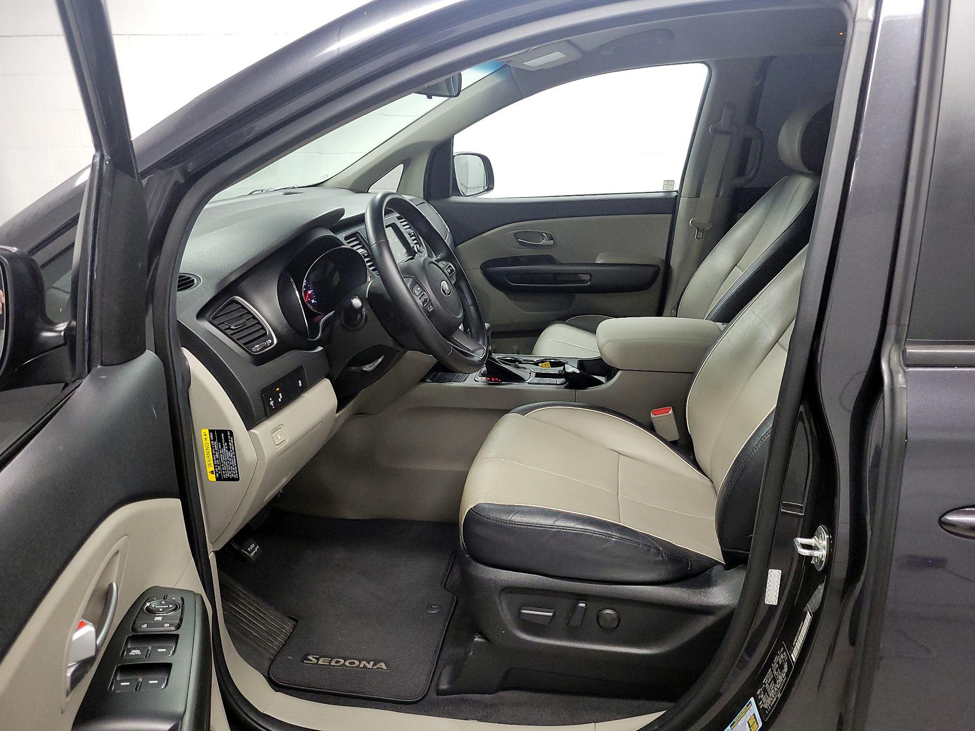 Thumbnail: 2020 Kia Sedona - 11