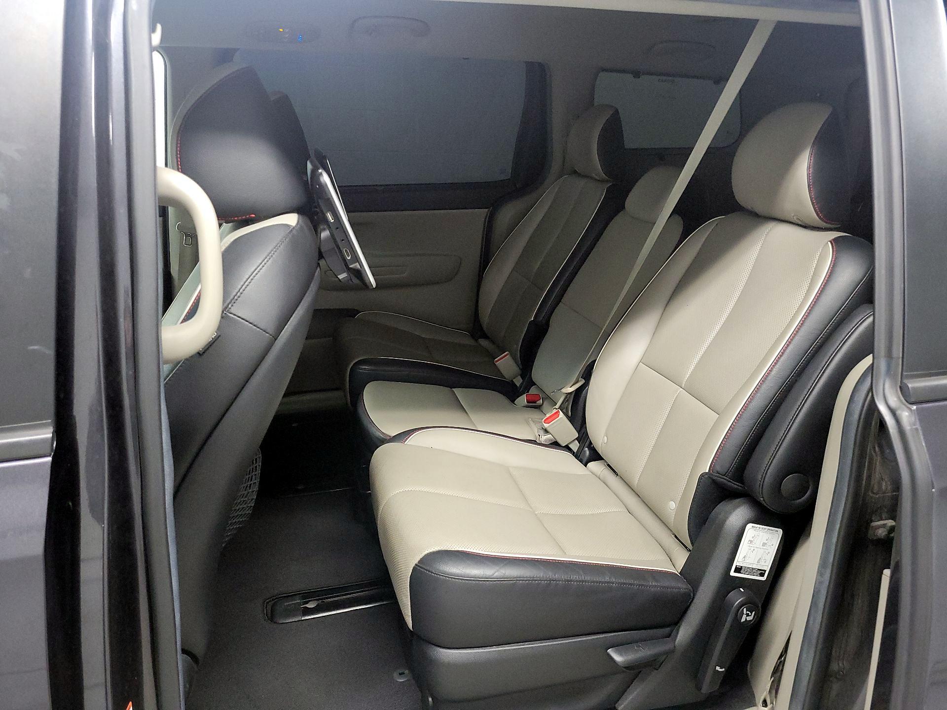 Thumbnail: 2020 Kia Sedona - 19