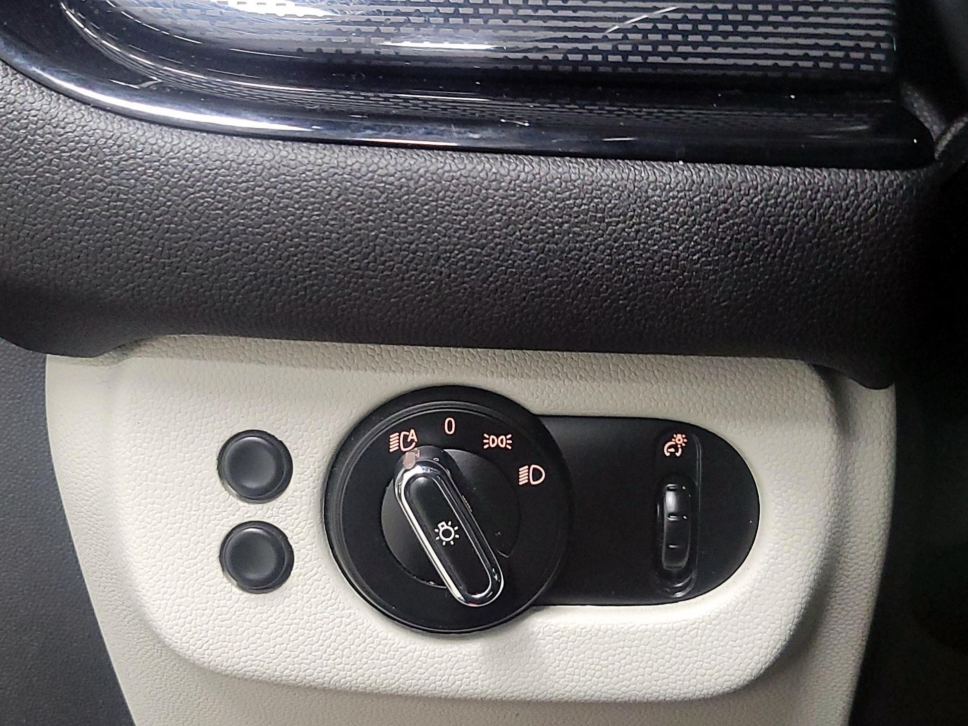 Thumbnail: 2016 MINI Cooper Clubman - 13