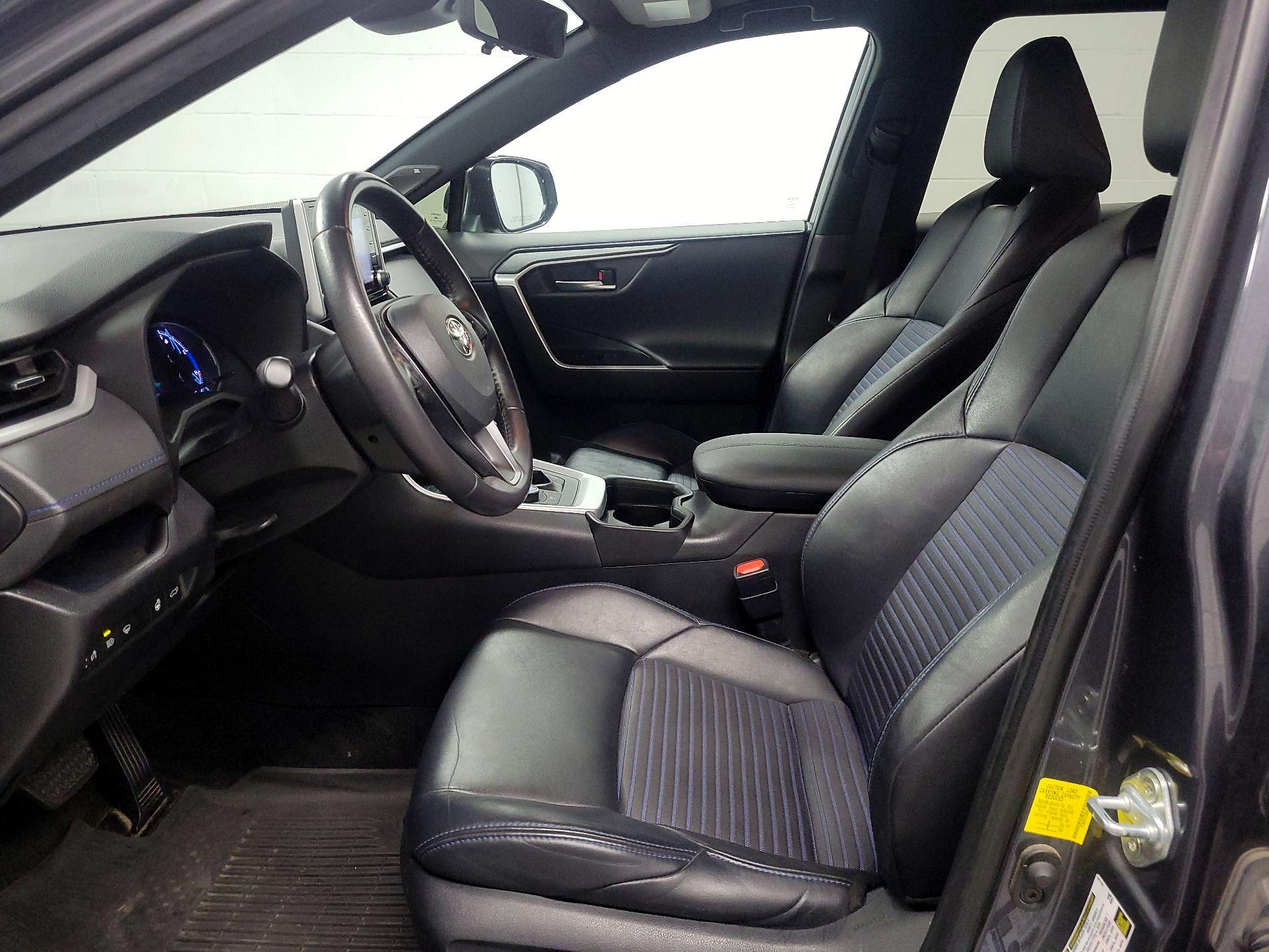 Thumbnail: 2021 Toyota RAV4 - 11