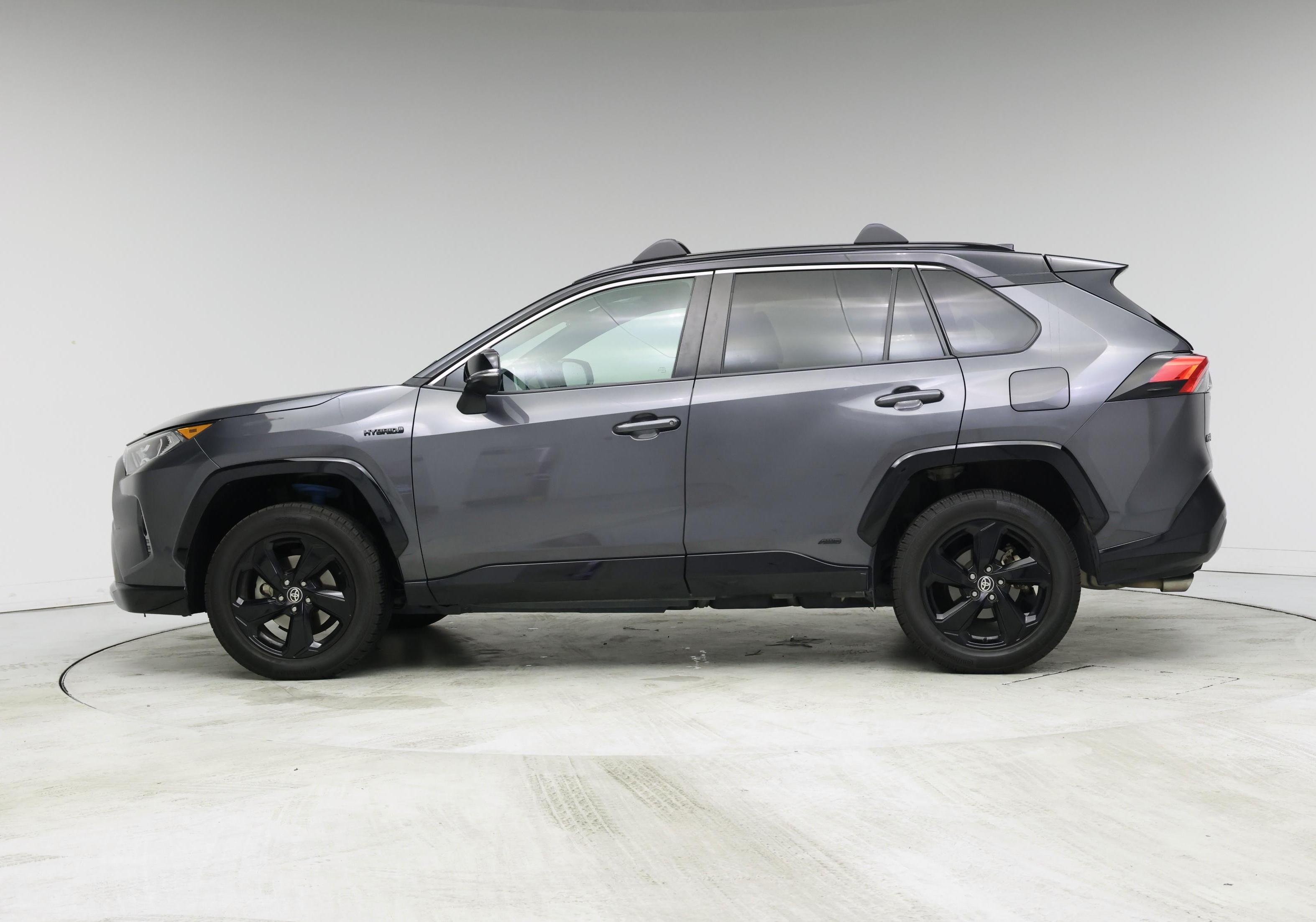 Thumbnail: 2021 Toyota RAV4 - 3