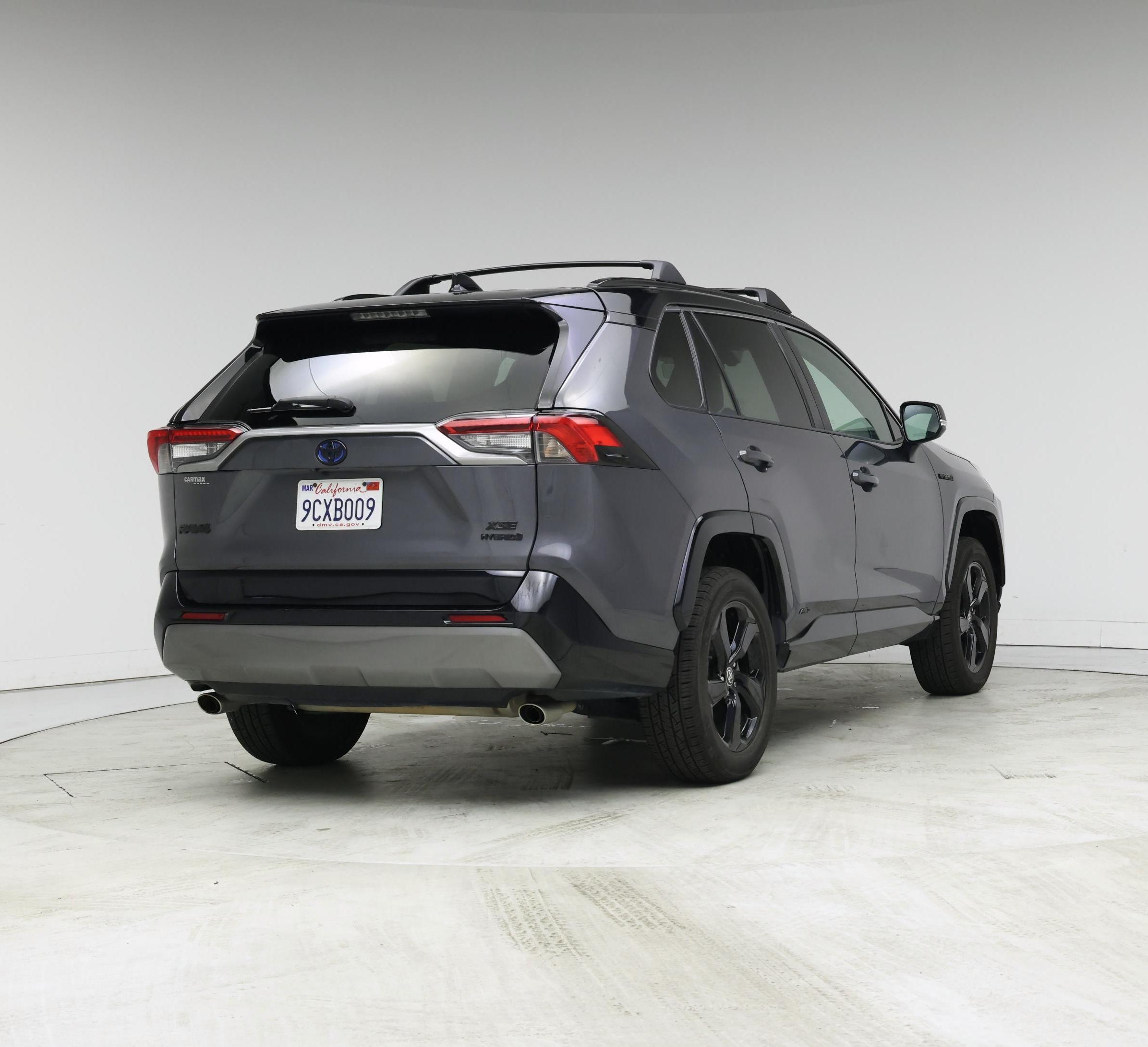 Thumbnail: 2021 Toyota RAV4 - 8