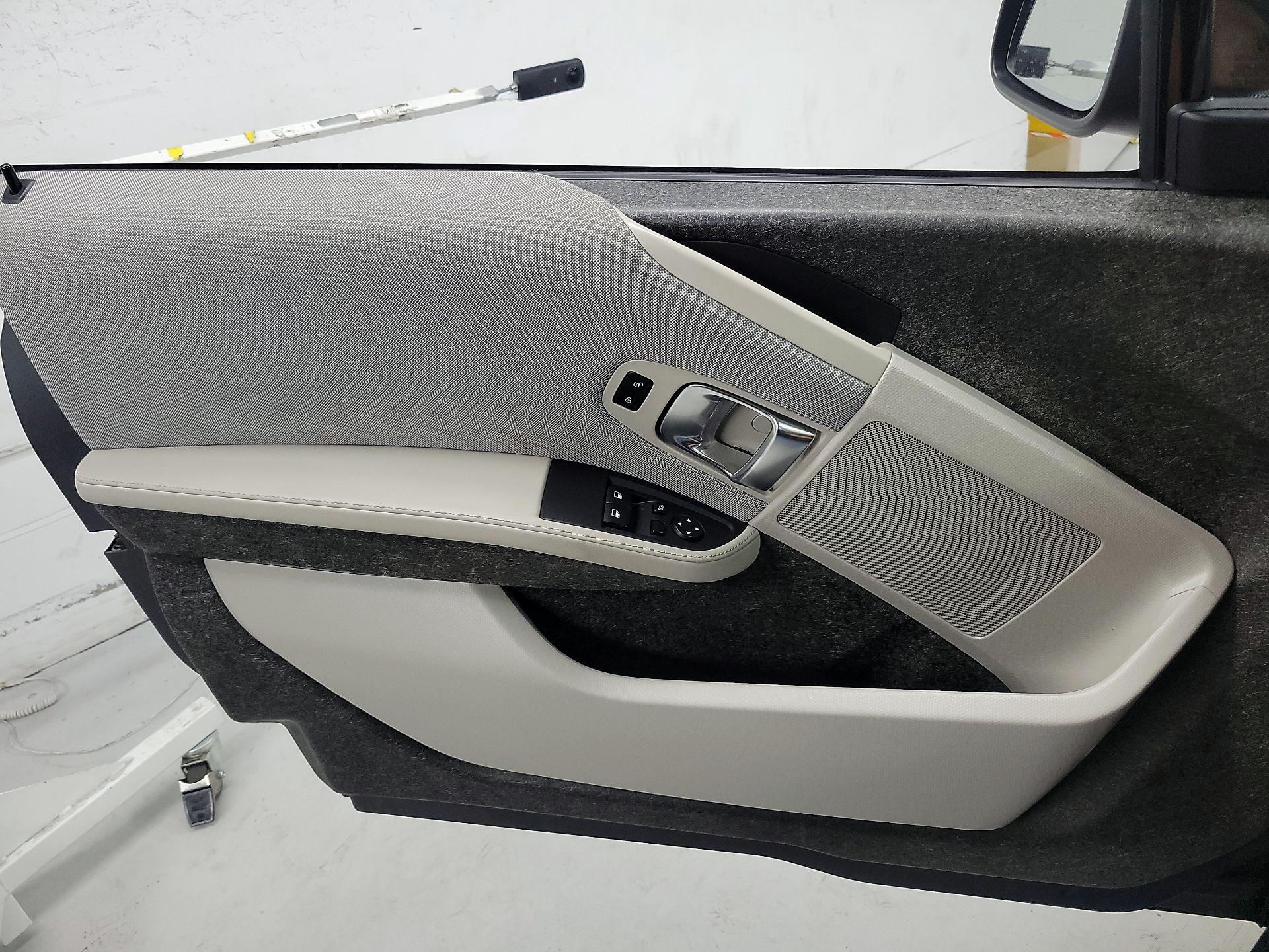 Thumbnail: 2018 BMW i3 - 12