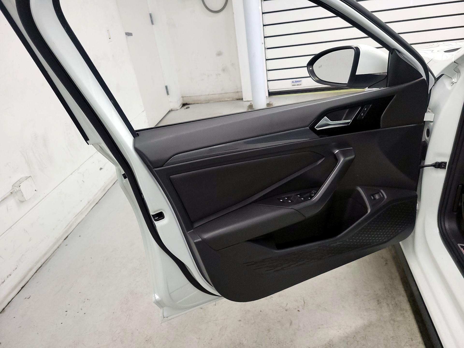 Thumbnail: 2019 Volkswagen Jetta - 12