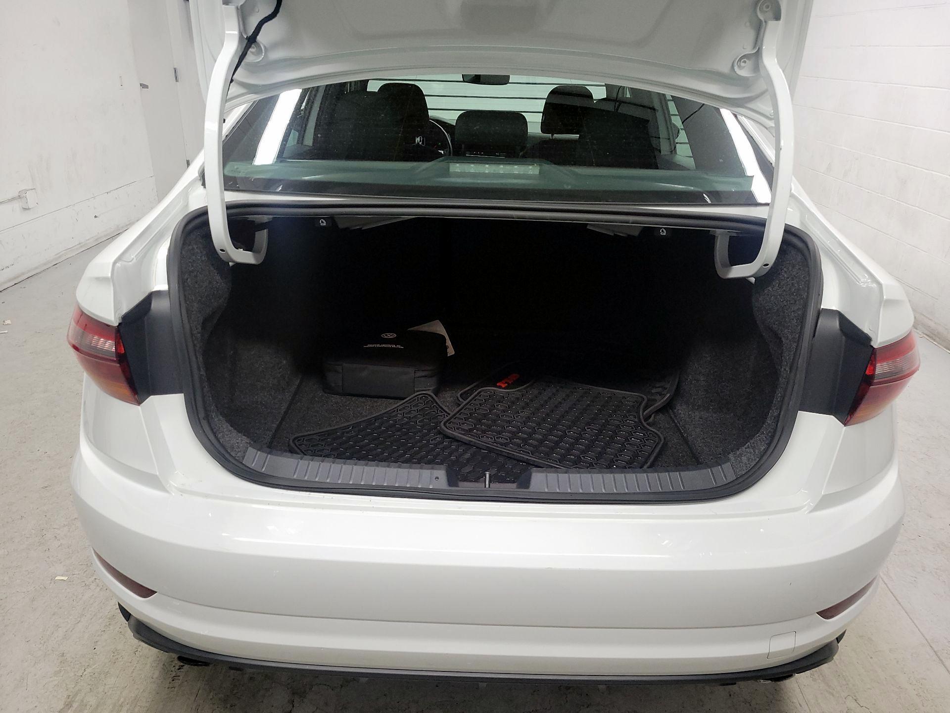 Thumbnail: 2019 Volkswagen Jetta - 19