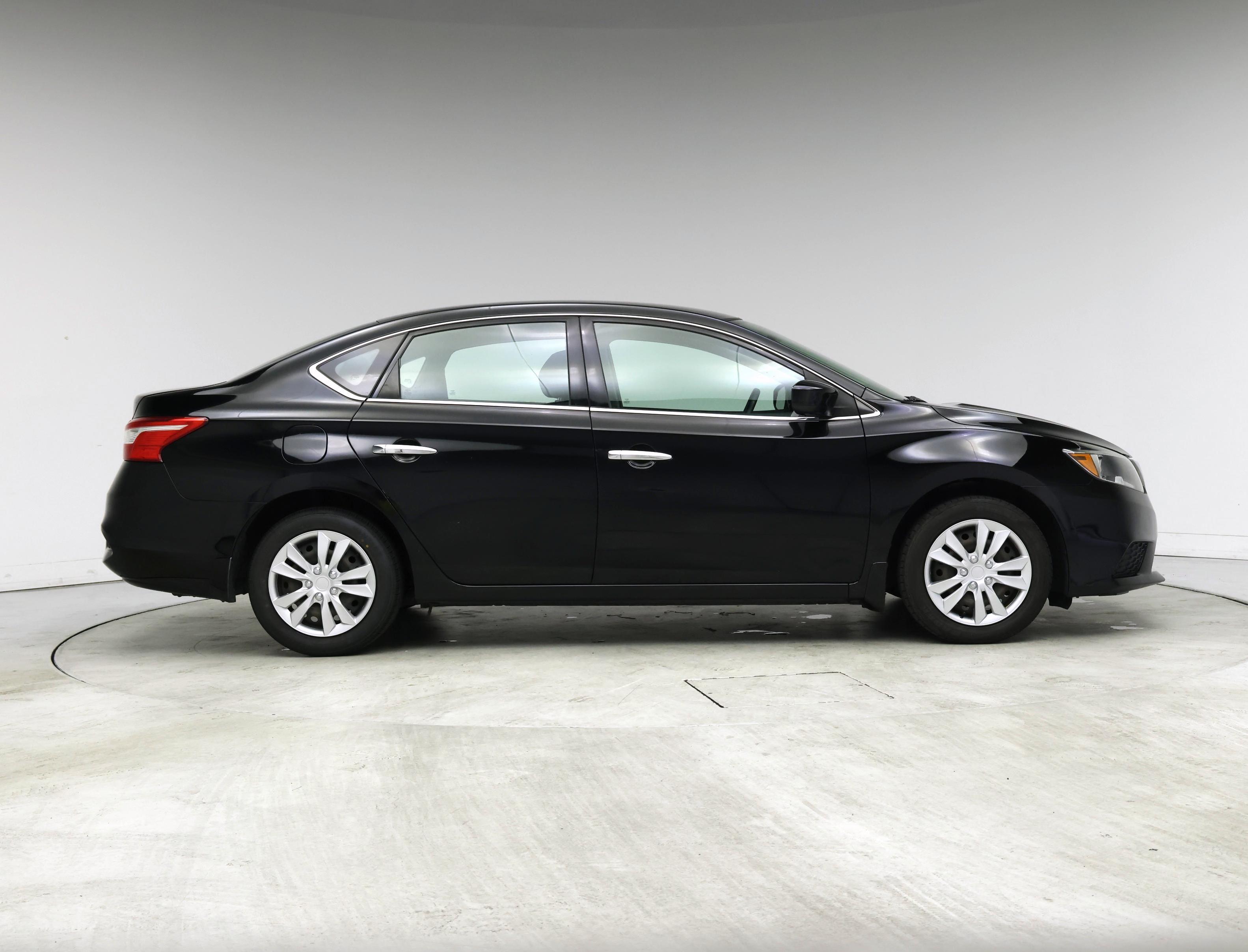 Thumbnail: 2019 Nissan Sentra - 7