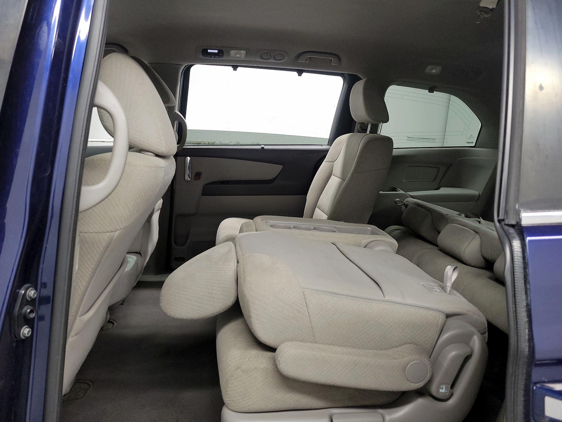 Thumbnail: 2015 Honda Odyssey - 17