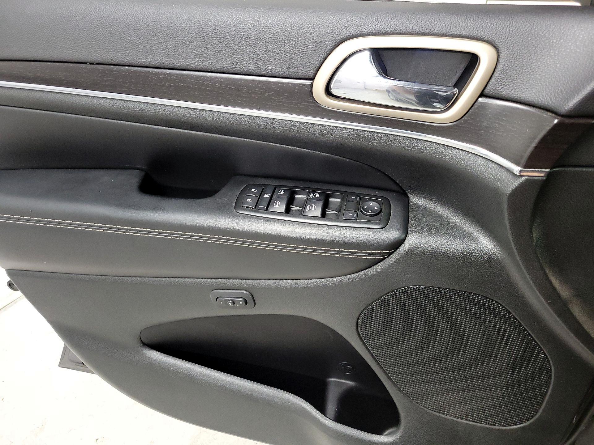 Thumbnail: 2014 Jeep Grand Cherokee - 12