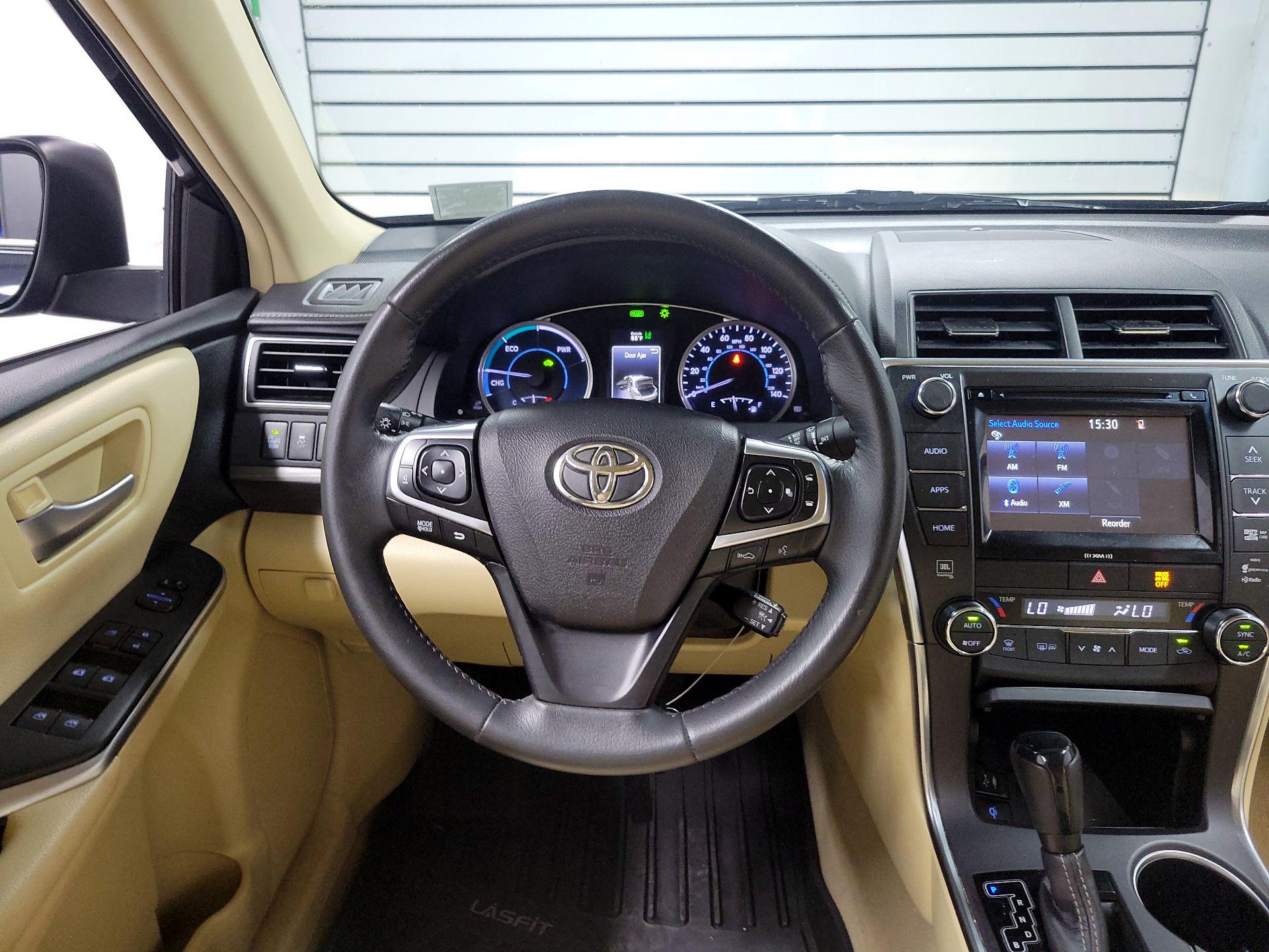 Thumbnail: 2017 Toyota Camry - 10