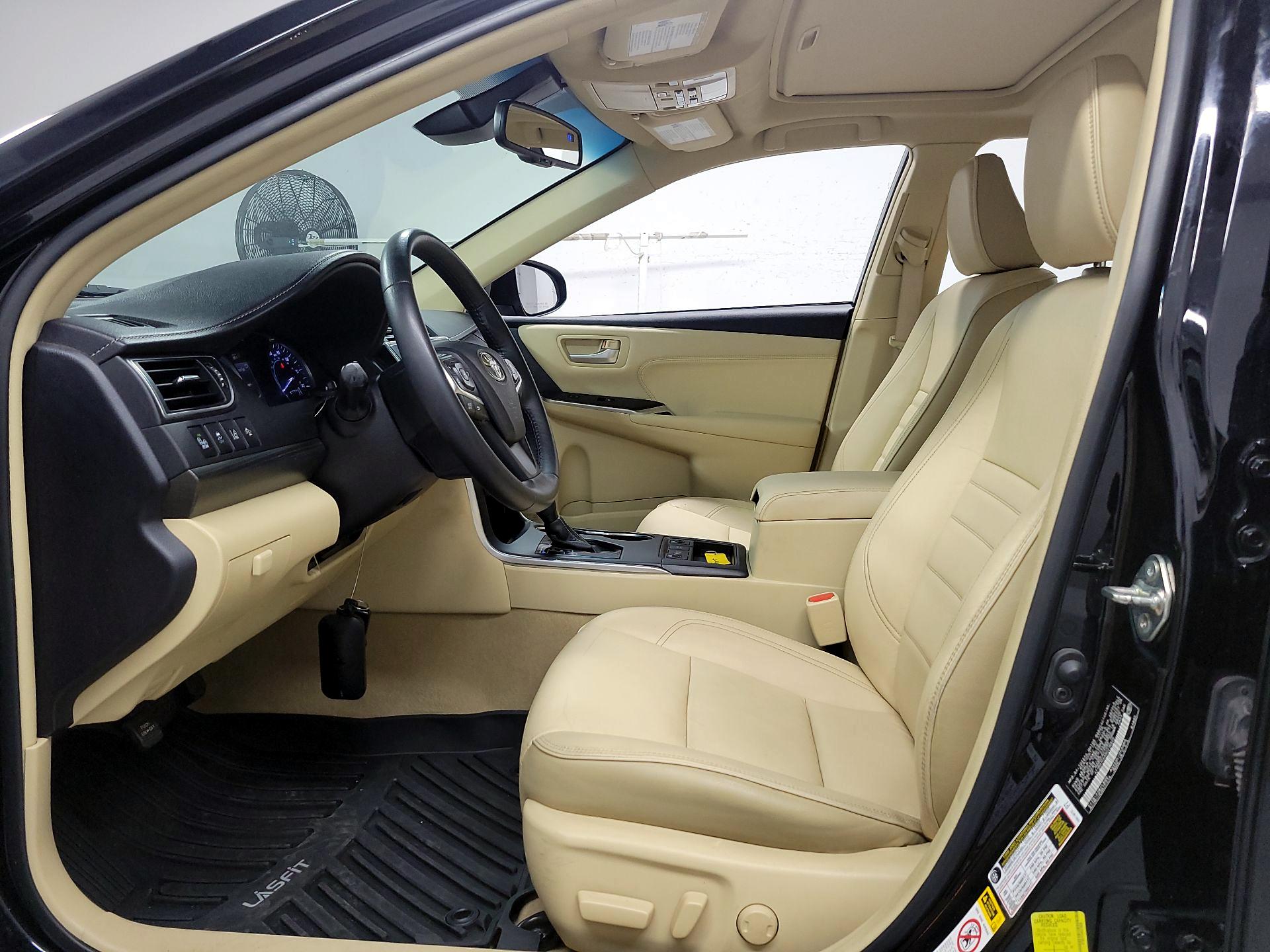 Thumbnail: 2017 Toyota Camry - 11