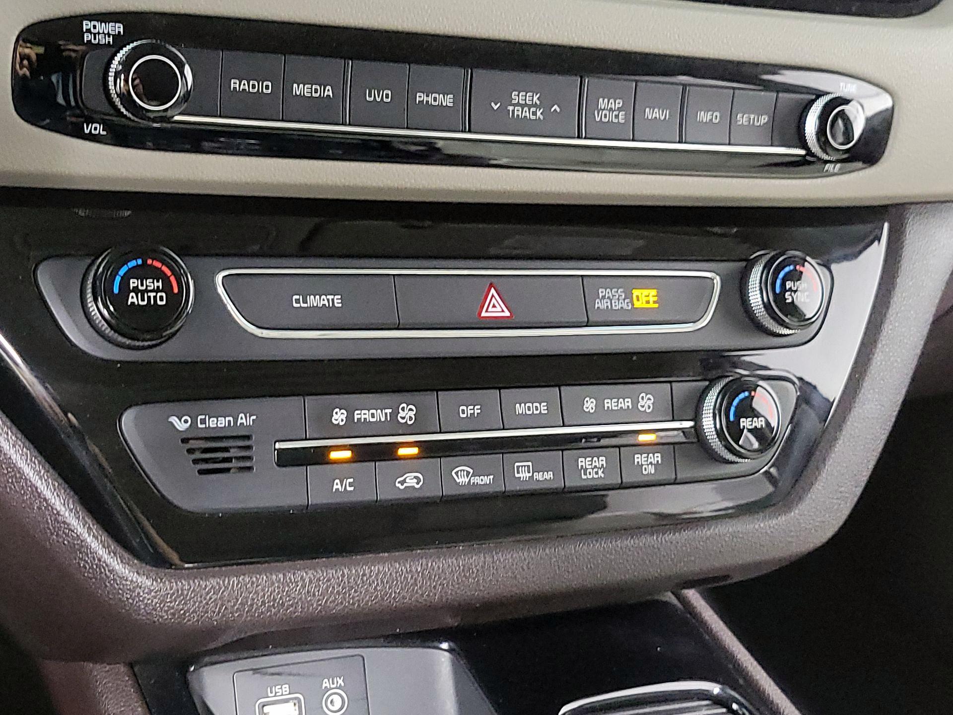 Thumbnail: 2018 Kia Sedona - 15