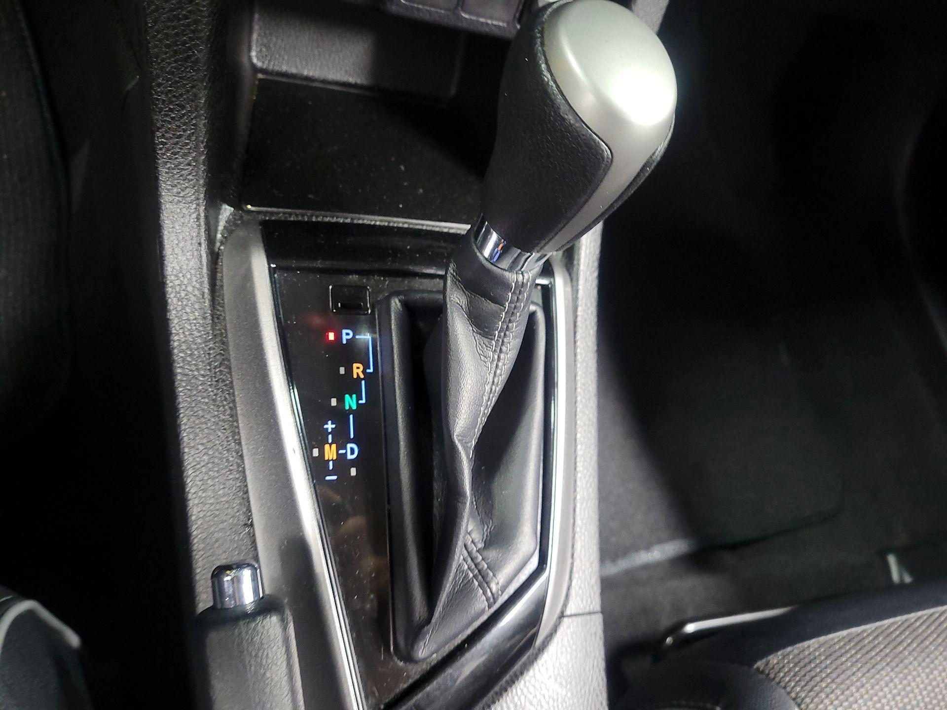 Thumbnail: 2015 Toyota Corolla - 16
