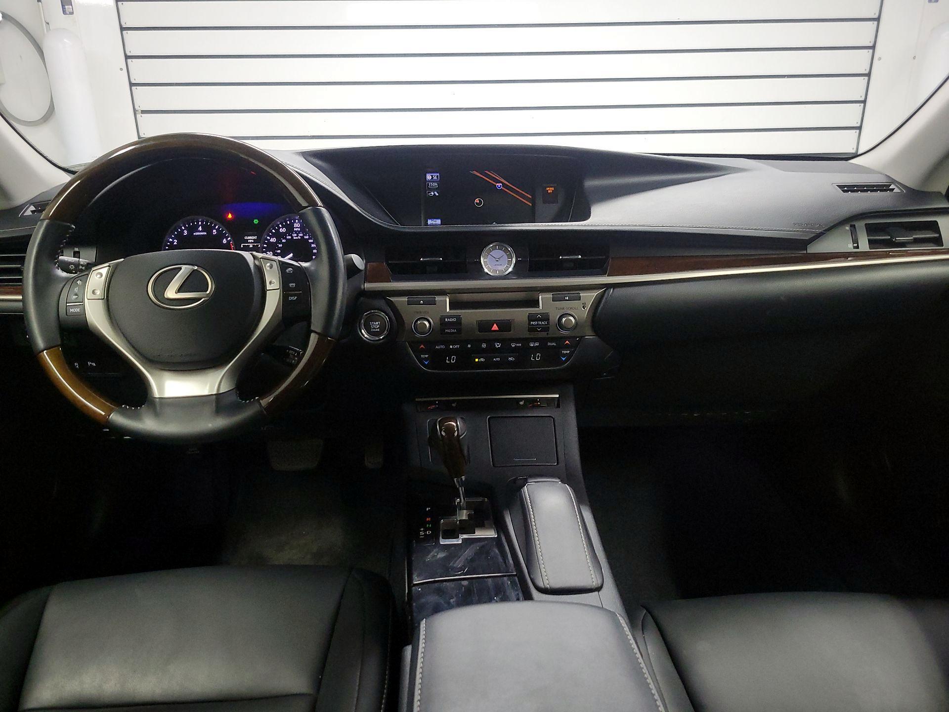 Thumbnail: 2013 Lexus ES - 9
