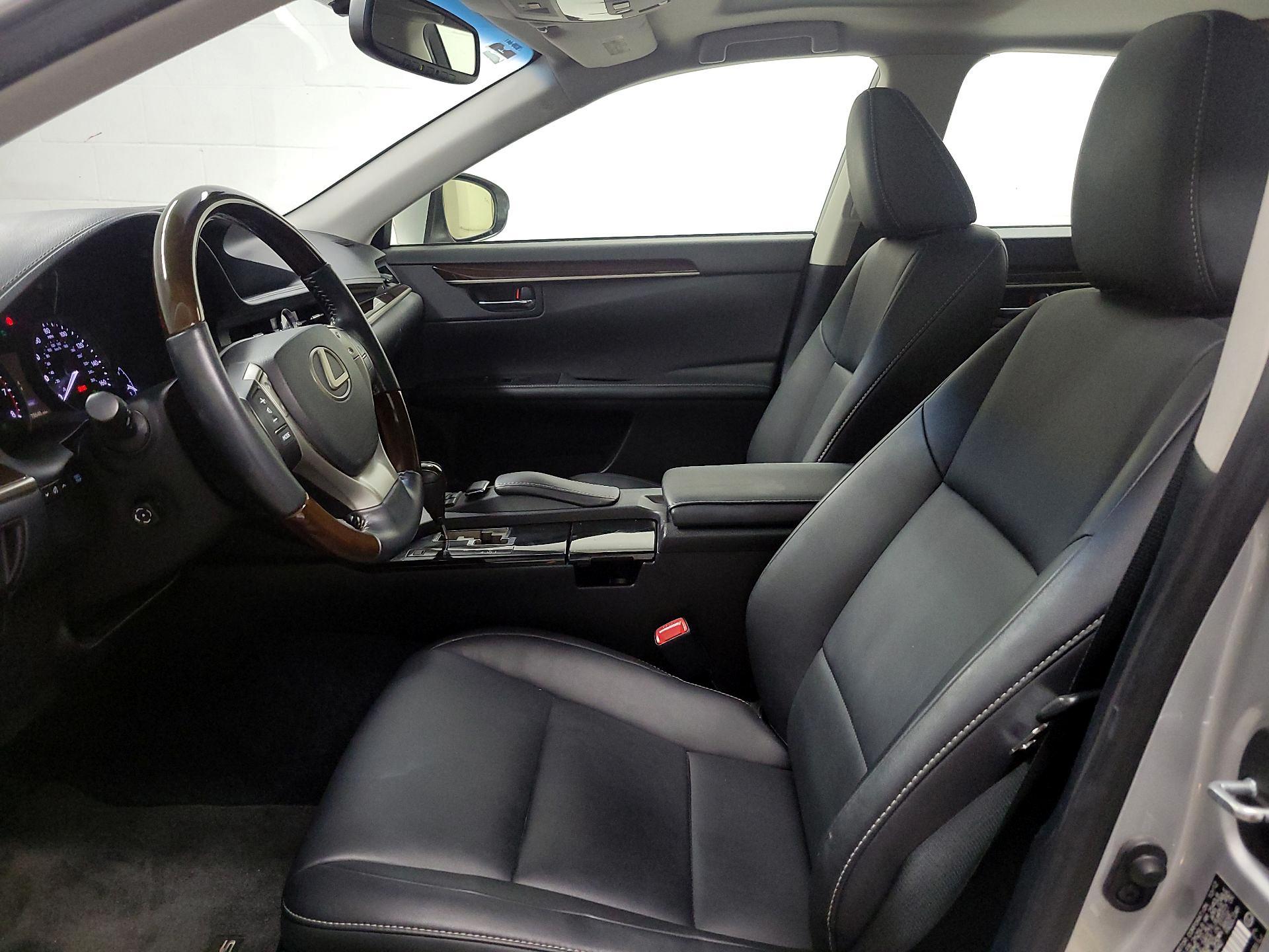 Thumbnail: 2013 Lexus ES - 11