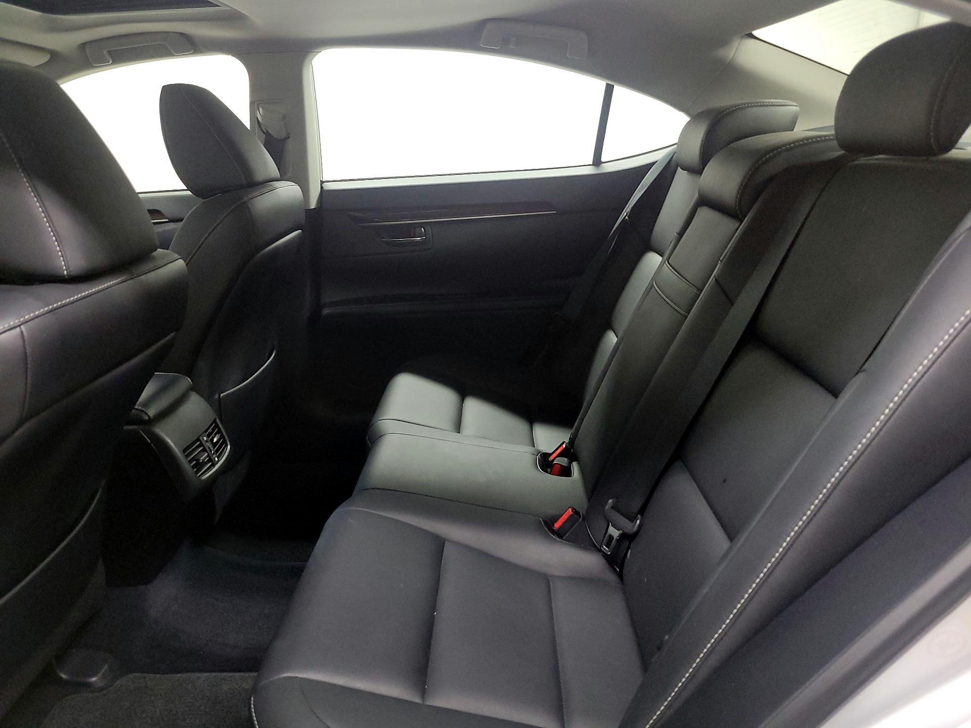 Thumbnail: 2013 Lexus ES - 20