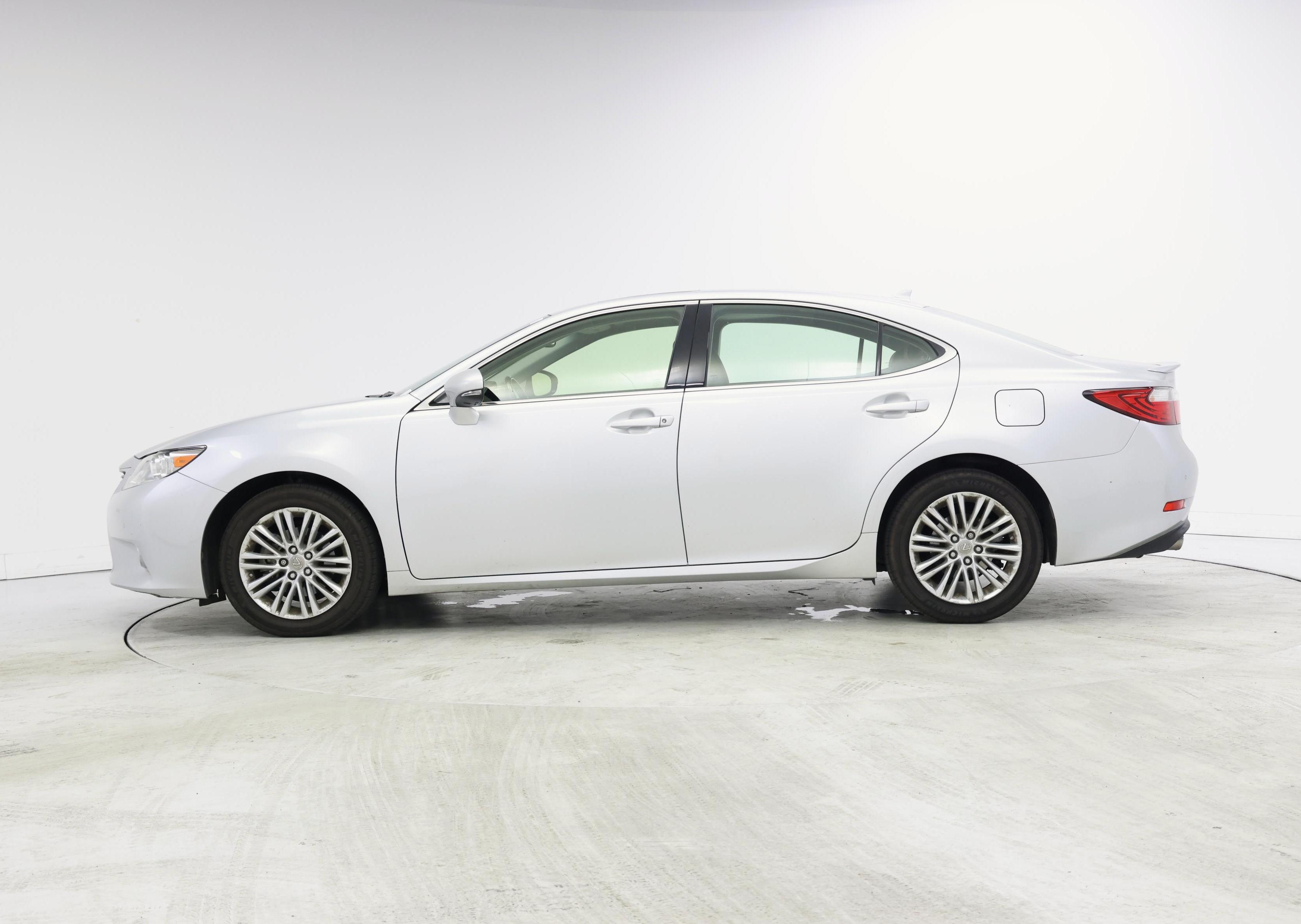 Thumbnail: 2013 Lexus ES - 3