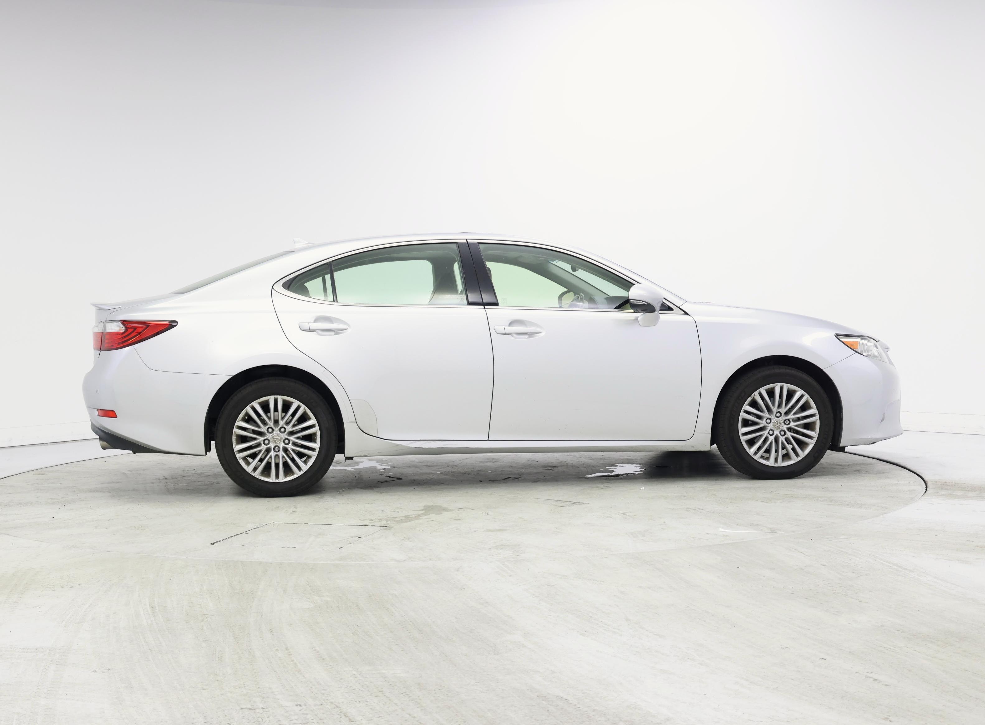 Thumbnail: 2013 Lexus ES - 7