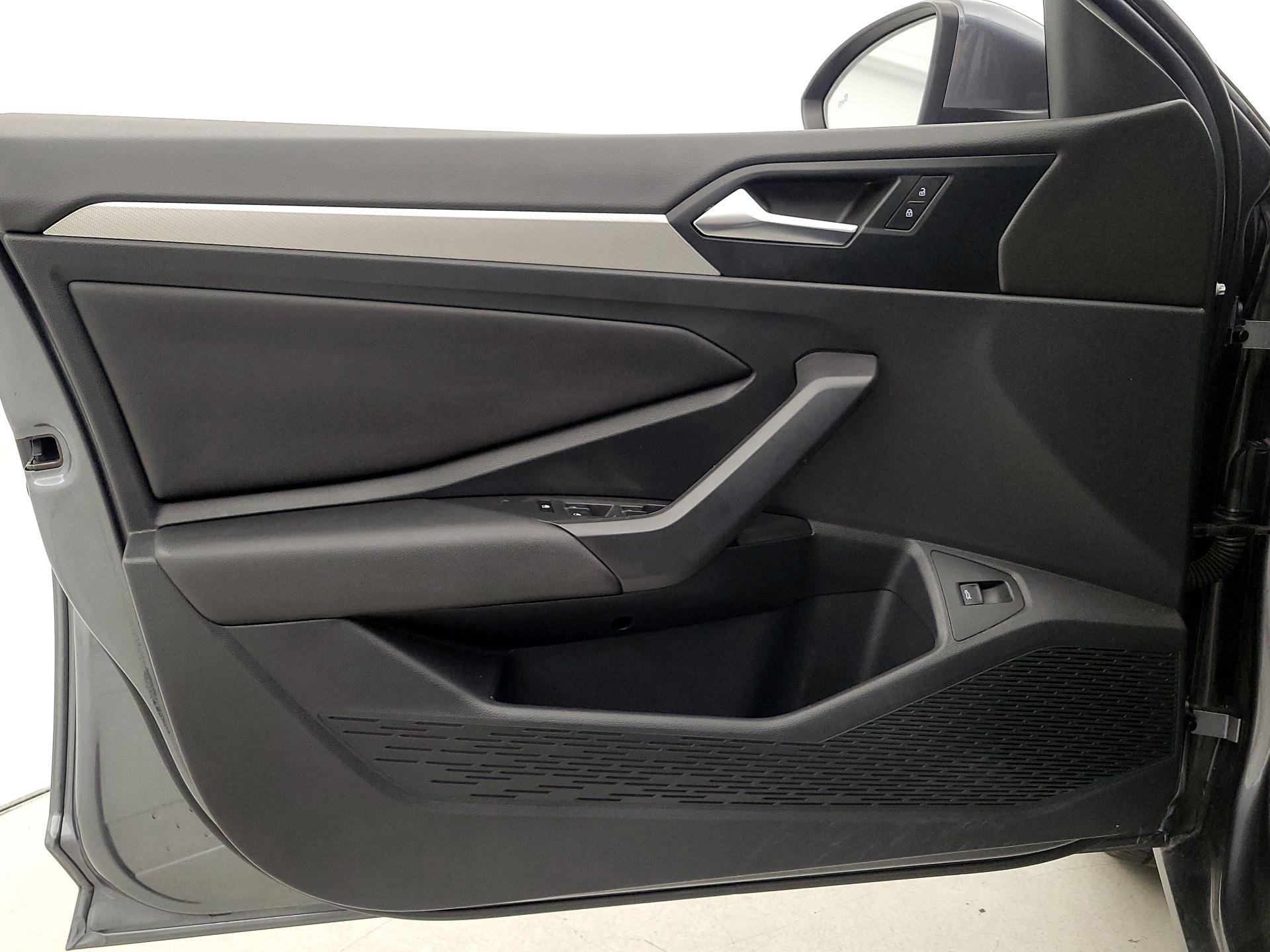 Thumbnail: 2019 Volkswagen Jetta - 12
