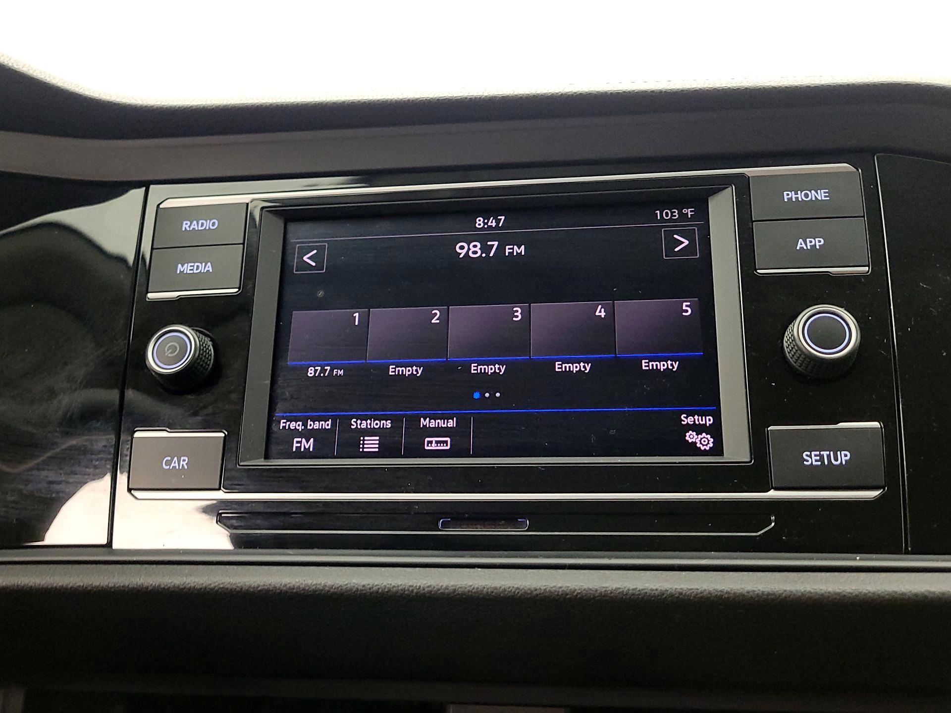 Thumbnail: 2019 Volkswagen Jetta - 15