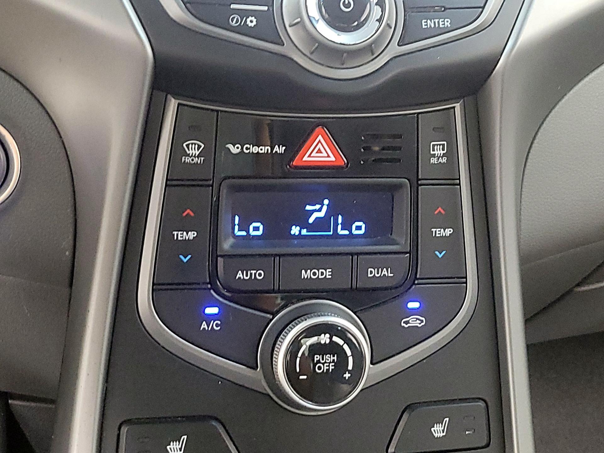 Thumbnail: 2015 Hyundai Elantra - 16