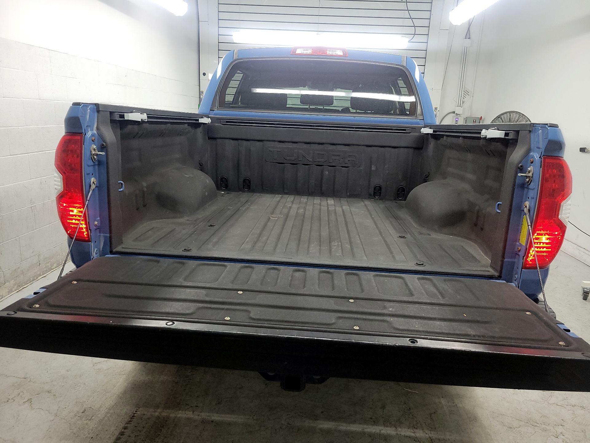 Thumbnail: 2018 Toyota Tundra - 19